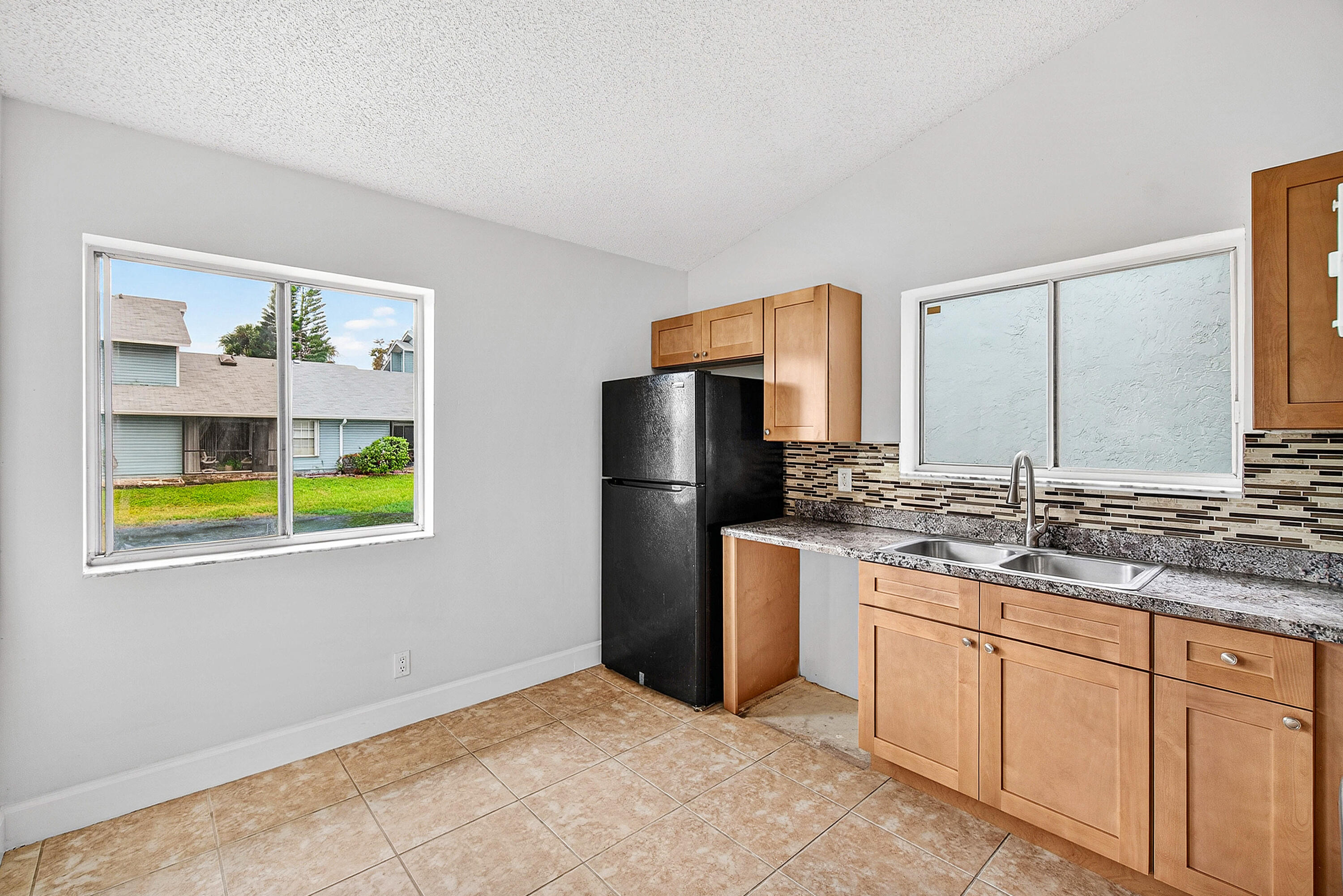 3795 Island Club Circle E 10