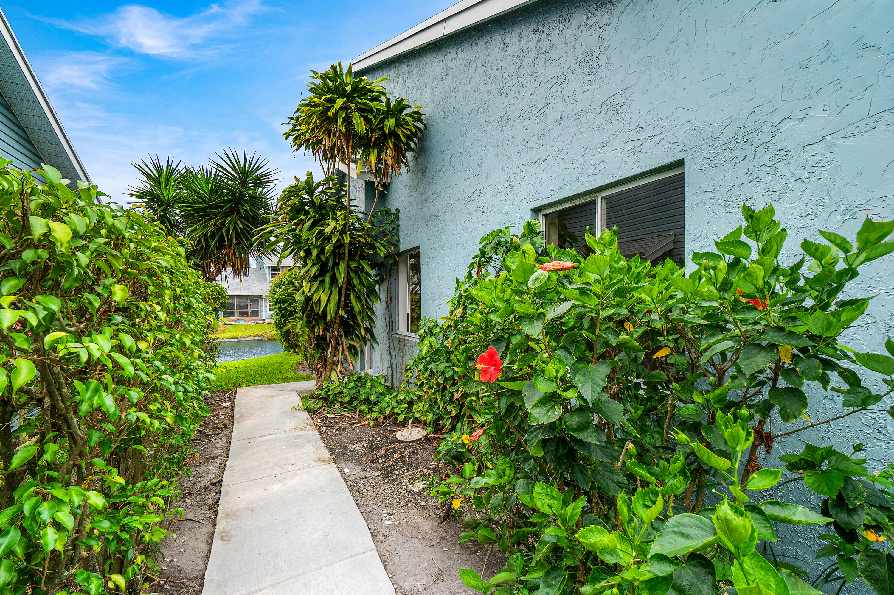 3795 Island Club Circle E 10