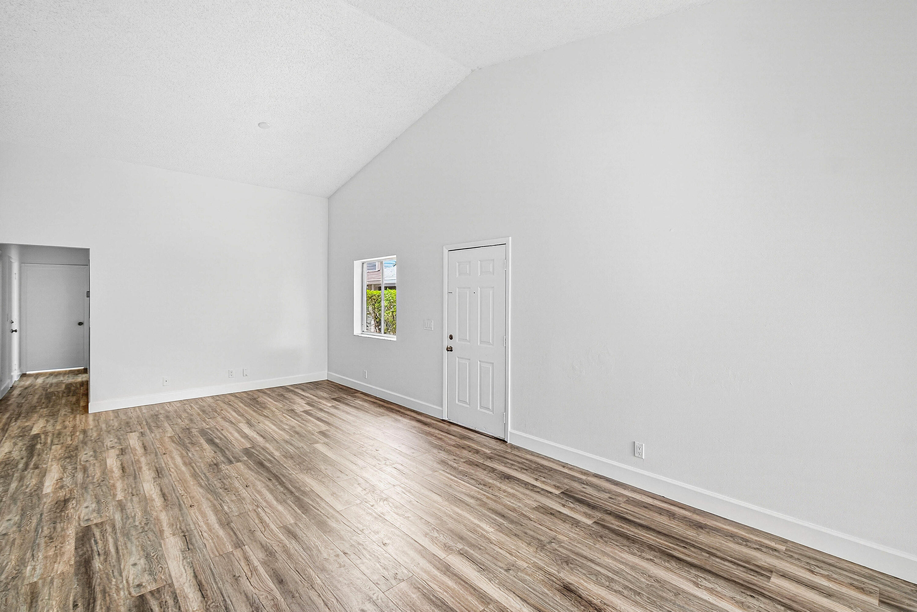 3795 Island Club Circle E 10