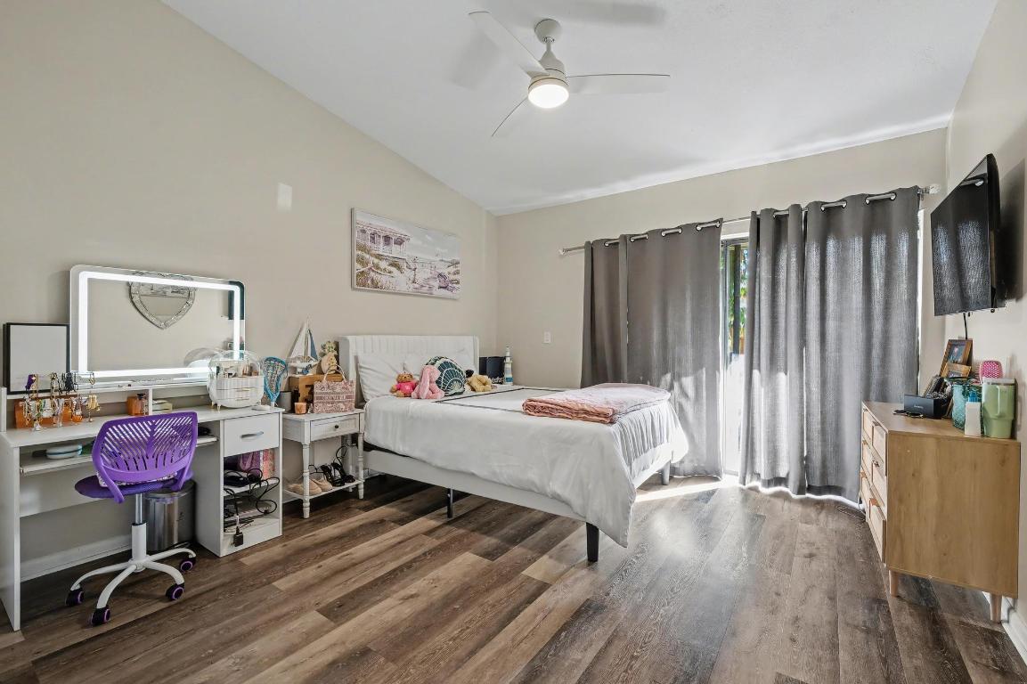 7855 Stanway Place W