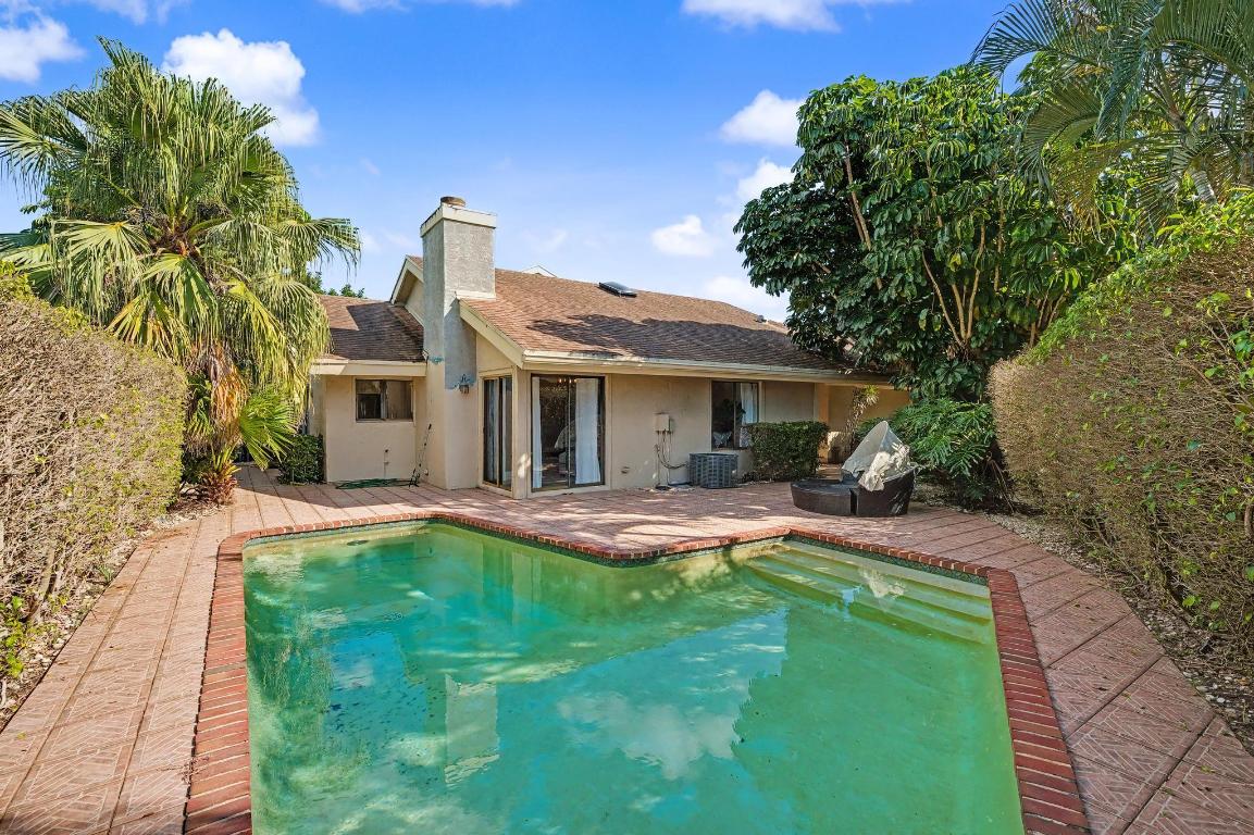 7855 Stanway Place W