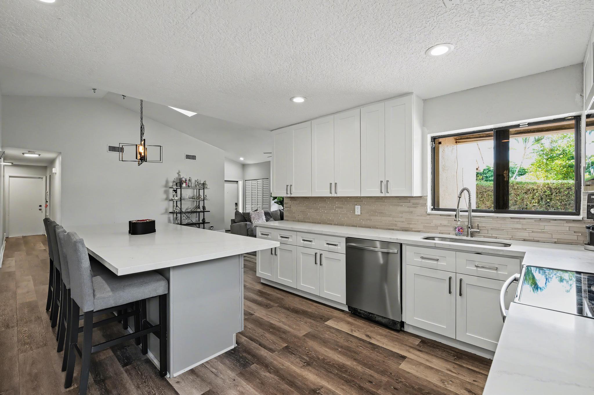 7855 Stanway Place W