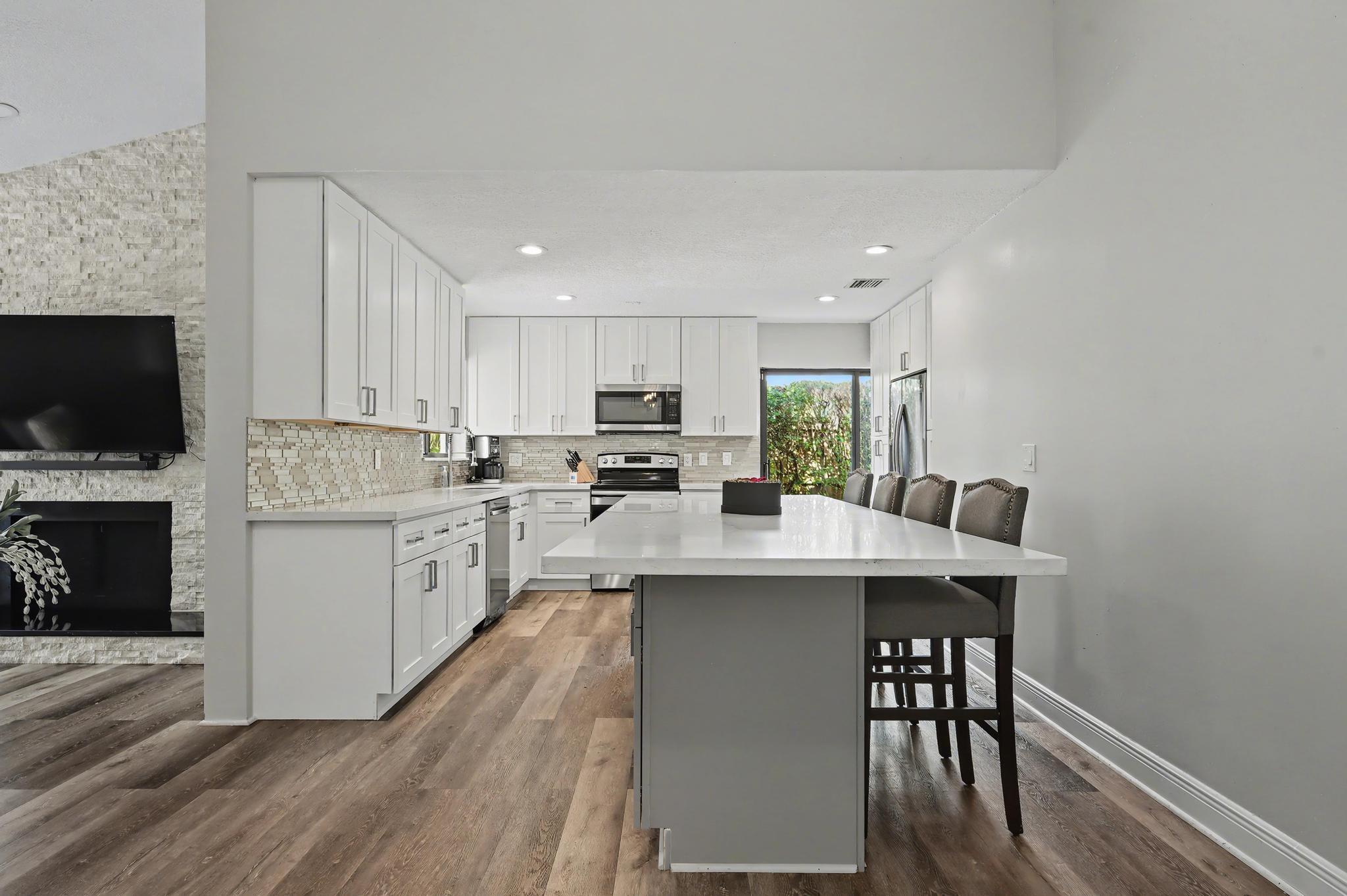 7855 Stanway Place W