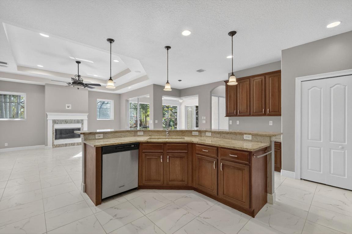 7405 Brunswick Circle