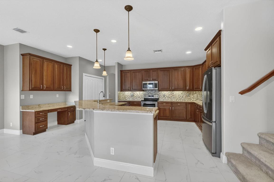 7405 Brunswick Circle