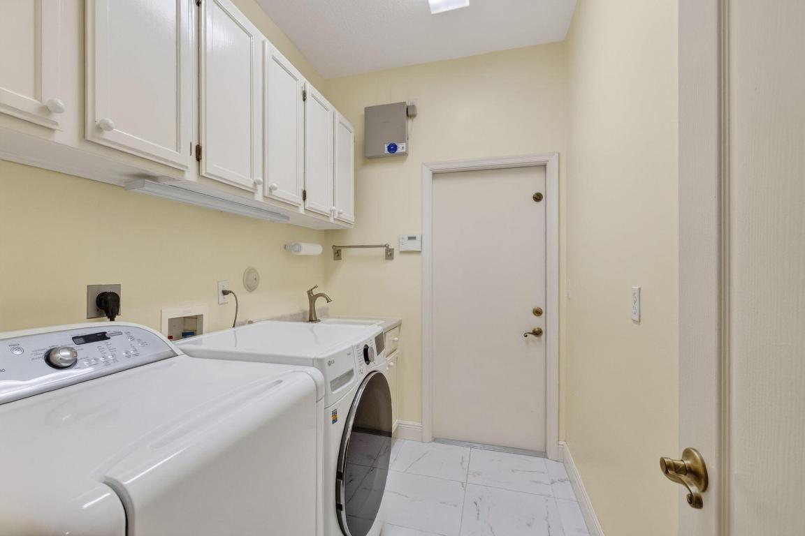 7405 Brunswick Circle