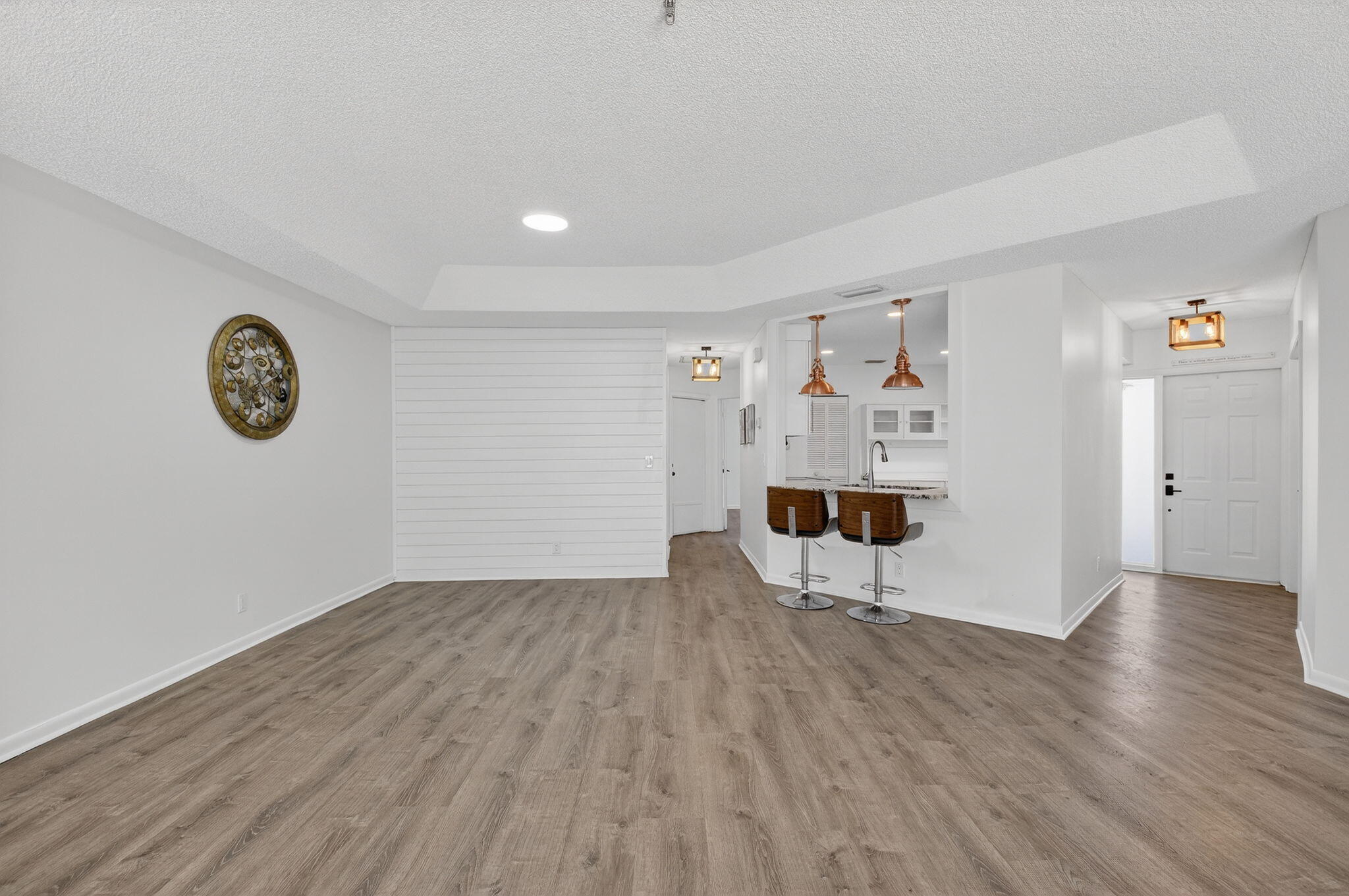 9074 Chatsworth Cascades