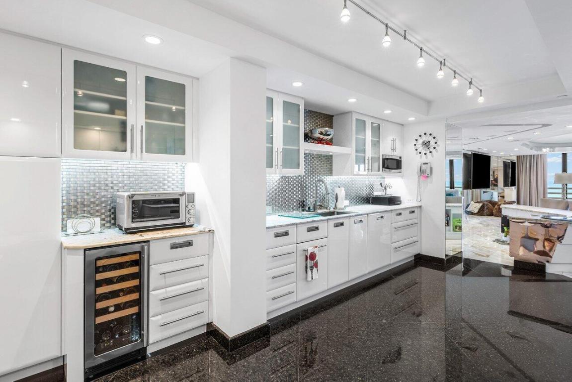 1500 S Ocean Boulevard 303/304