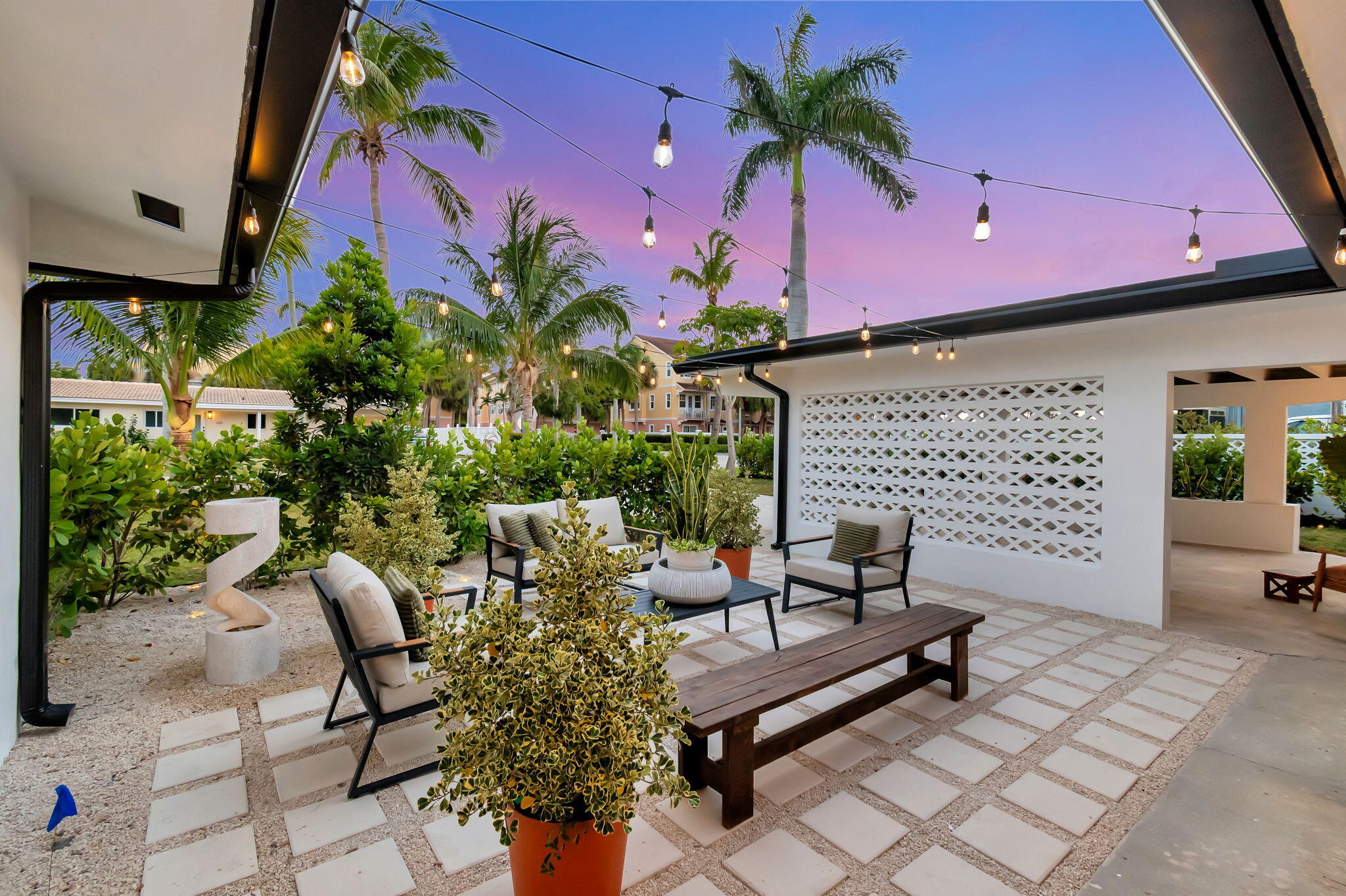 625 Las Palmas Park
