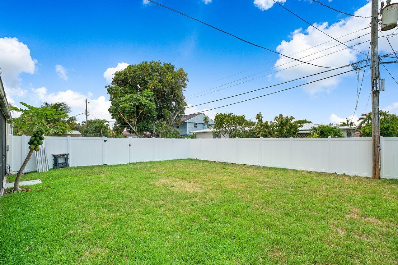 245 SW 6th Street