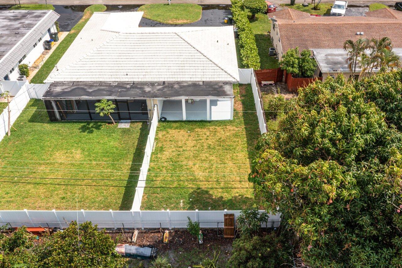 245 SW 6th Street