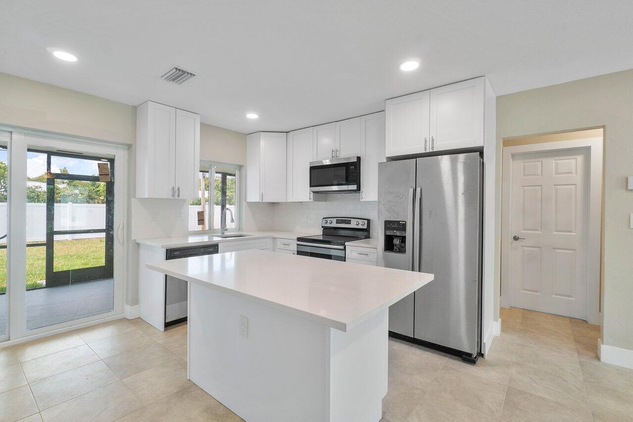 245 SW 6th Street