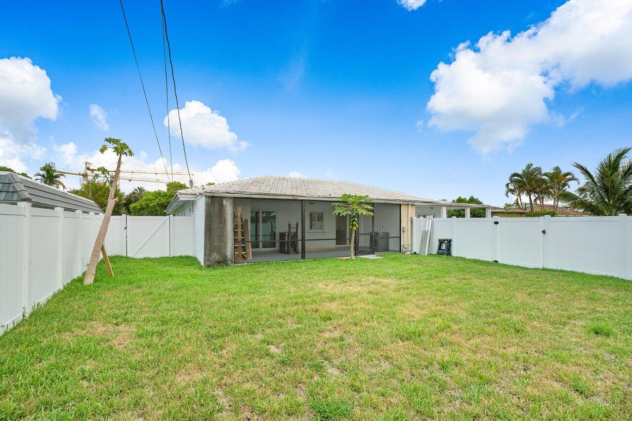 245 SW 6th Street