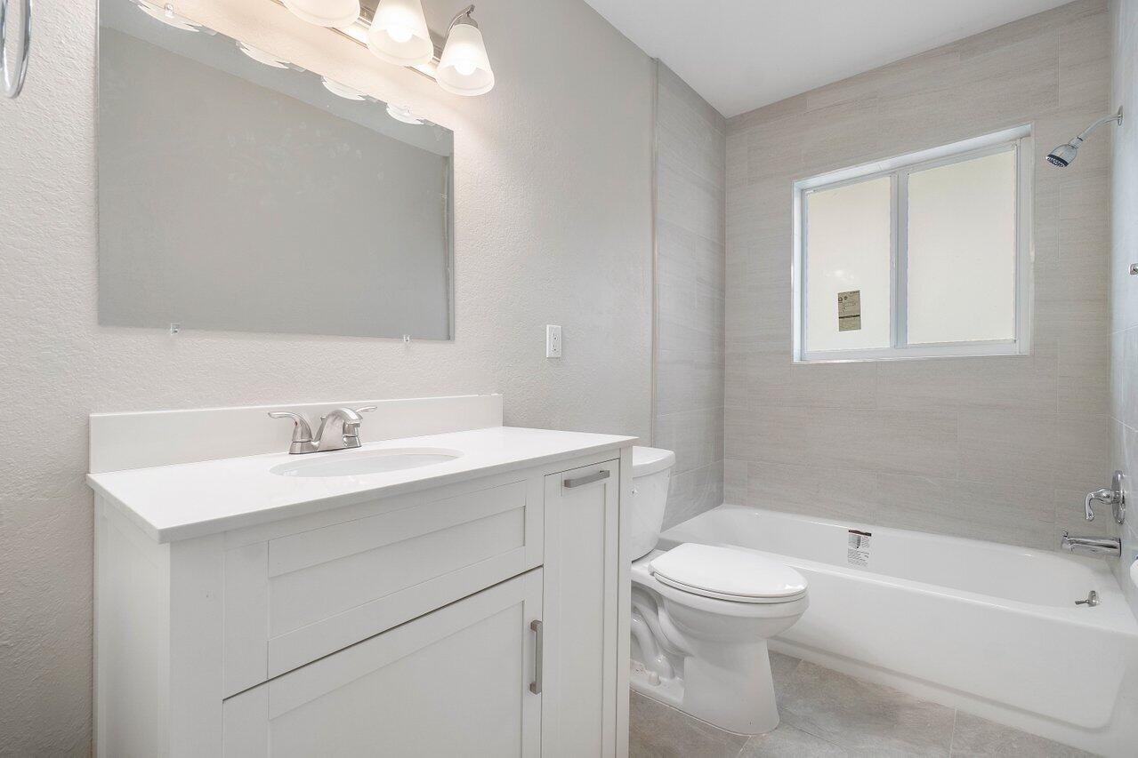 245 SW 6th Street