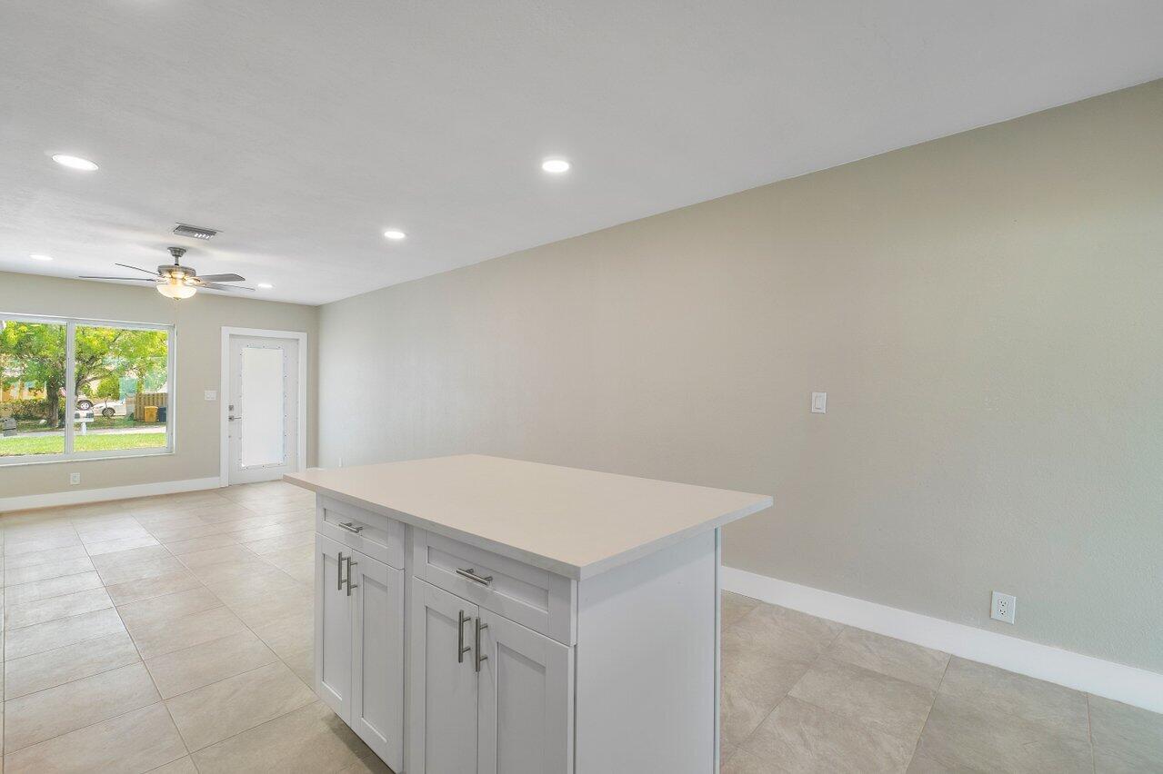 245 SW 6th Street