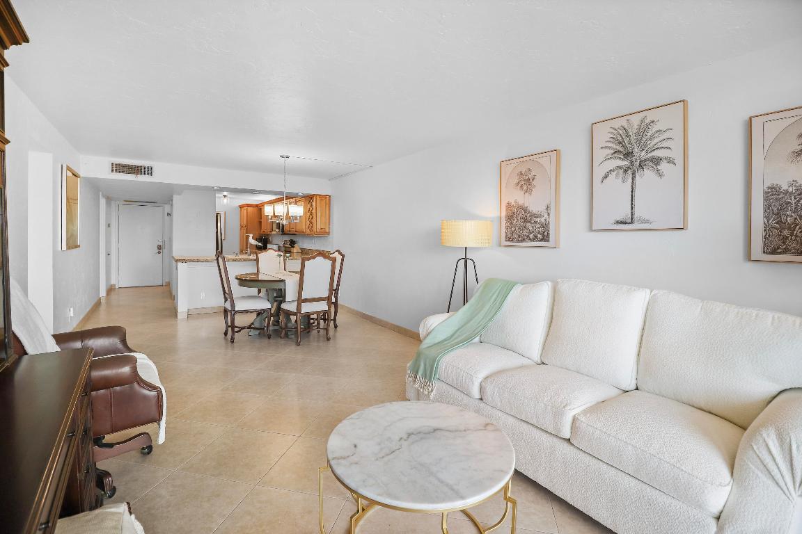 13 Royal Palm Way 302, Boca Raton Unit: 302