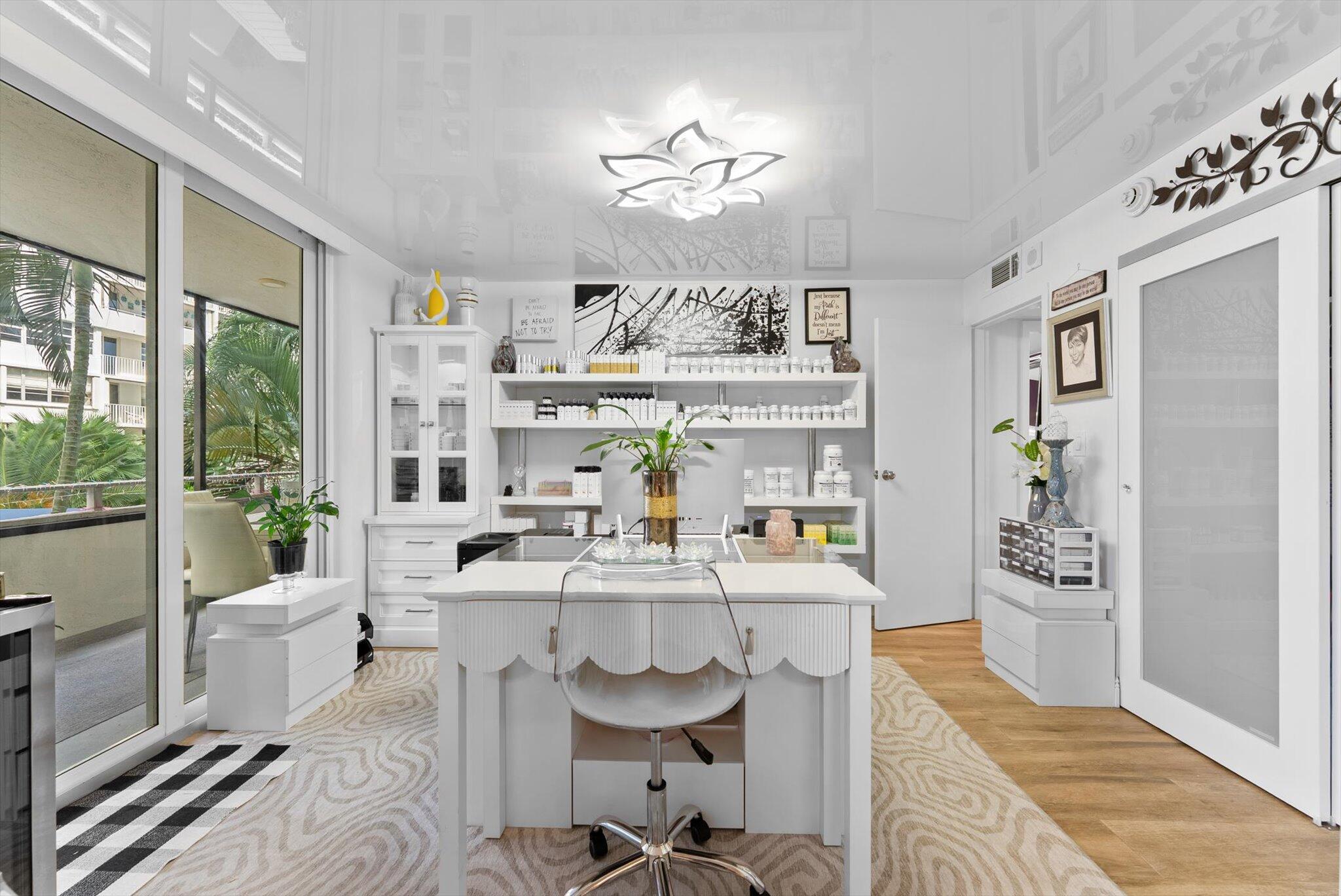 1160 N Federal Highway 221, Fort Lauderdale Unit: 221