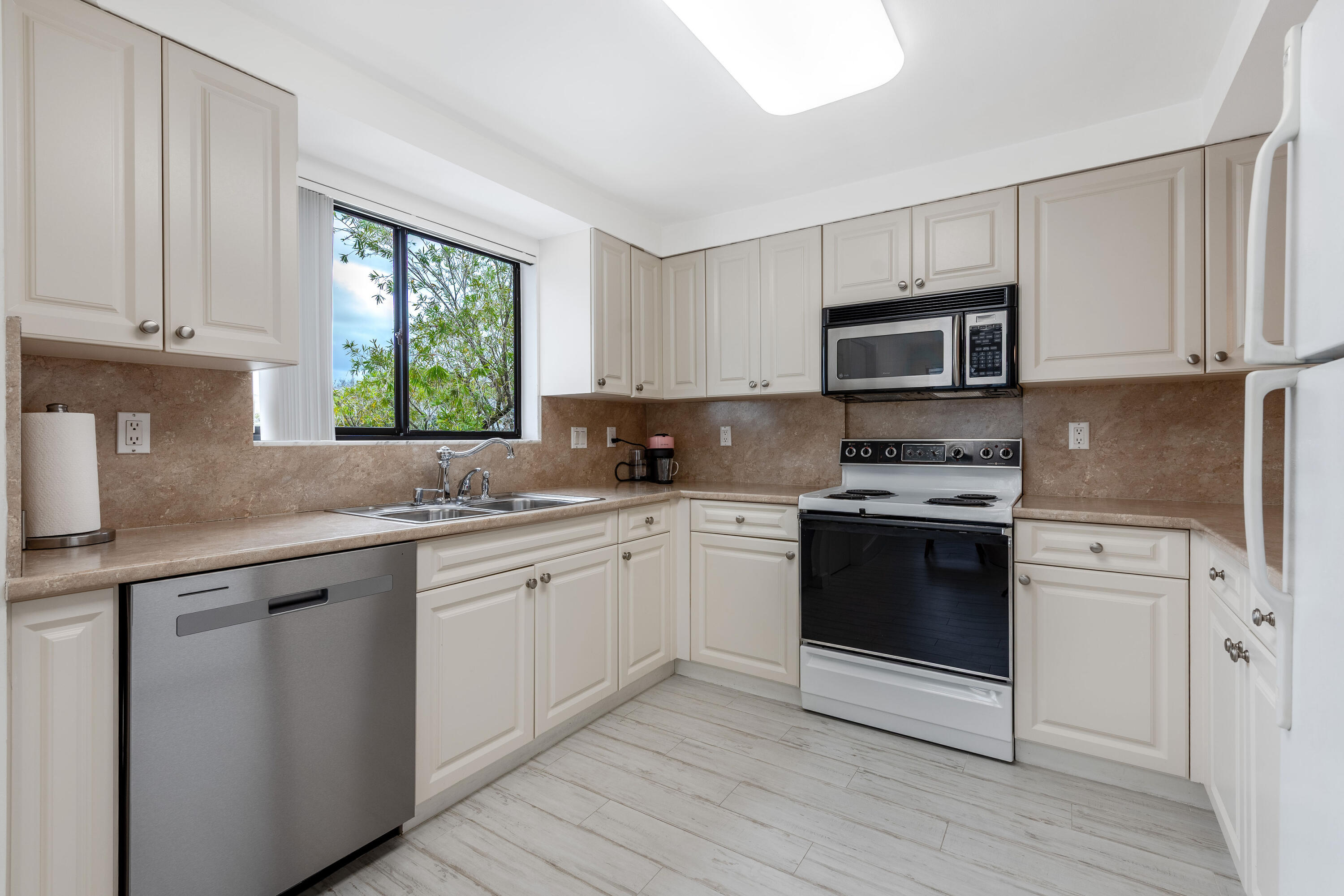 7230 Clunie Place 15403, Delray Beach Unit: 15403