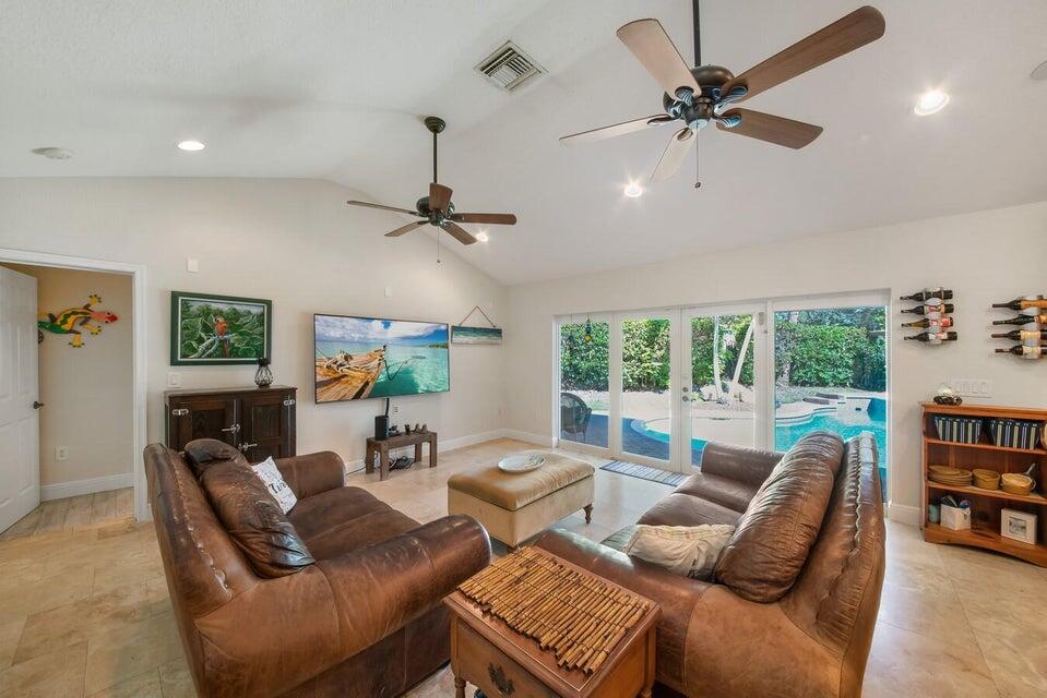 2220 W Pineridge Court, Delray Beach