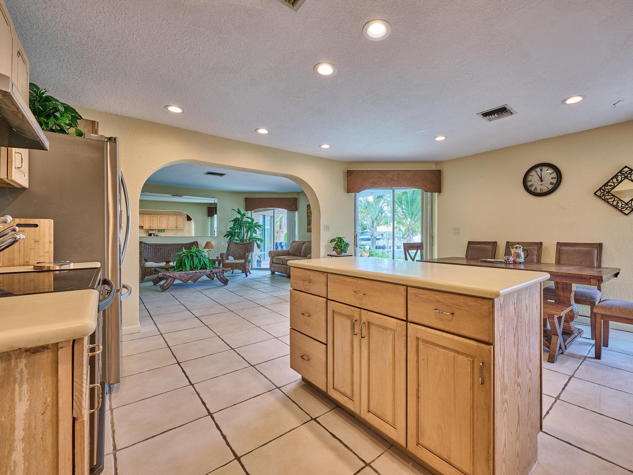2810 NE 48th Court, Lighthouse Point