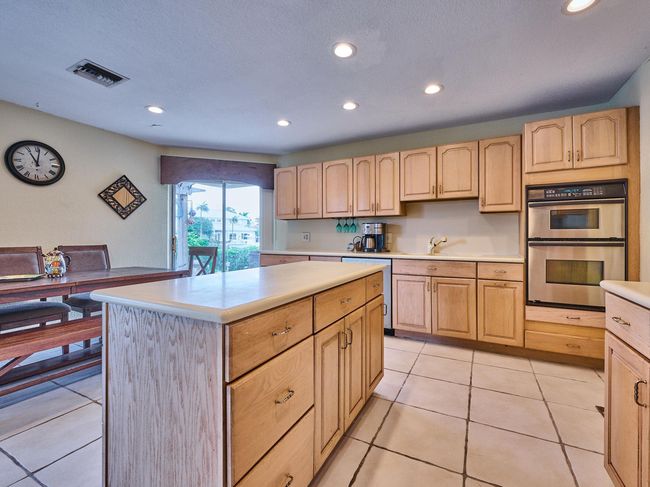 2810 NE 48th Court, Lighthouse Point