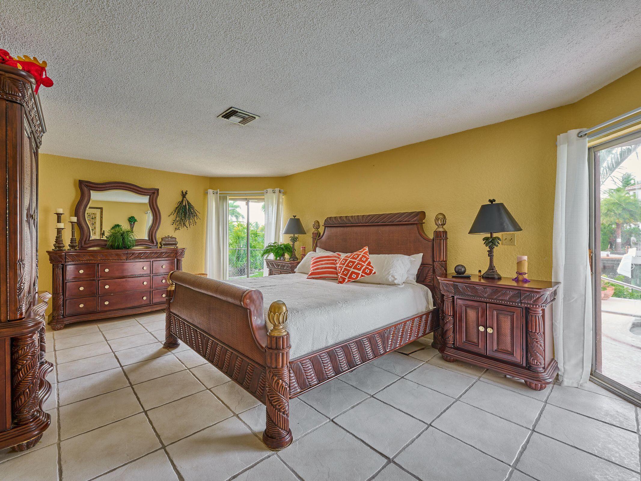 2810 NE 48th Court, Lighthouse Point
