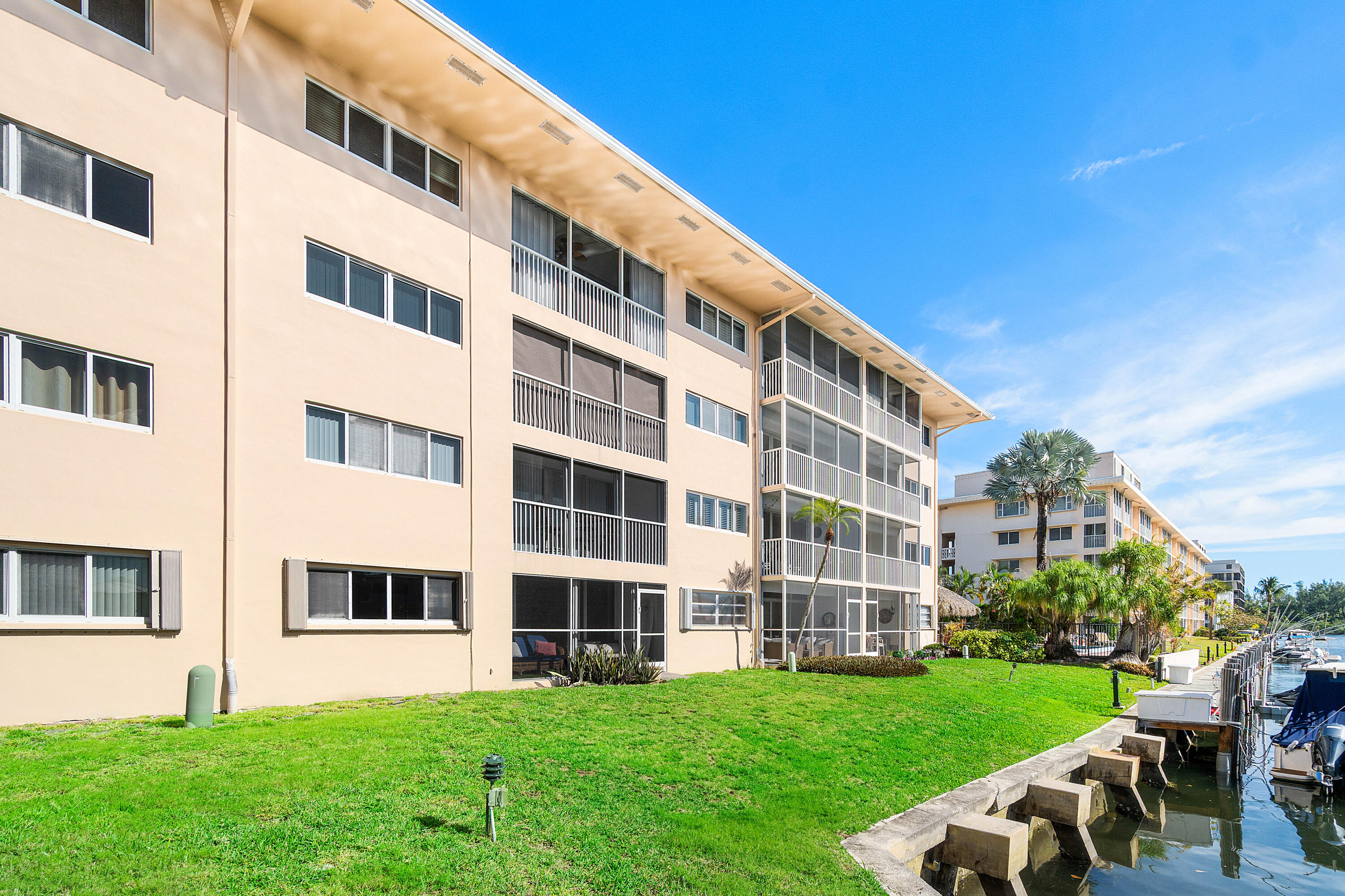 698 NE Spanish River Boulevard 0140, Boca Raton Unit: 0140