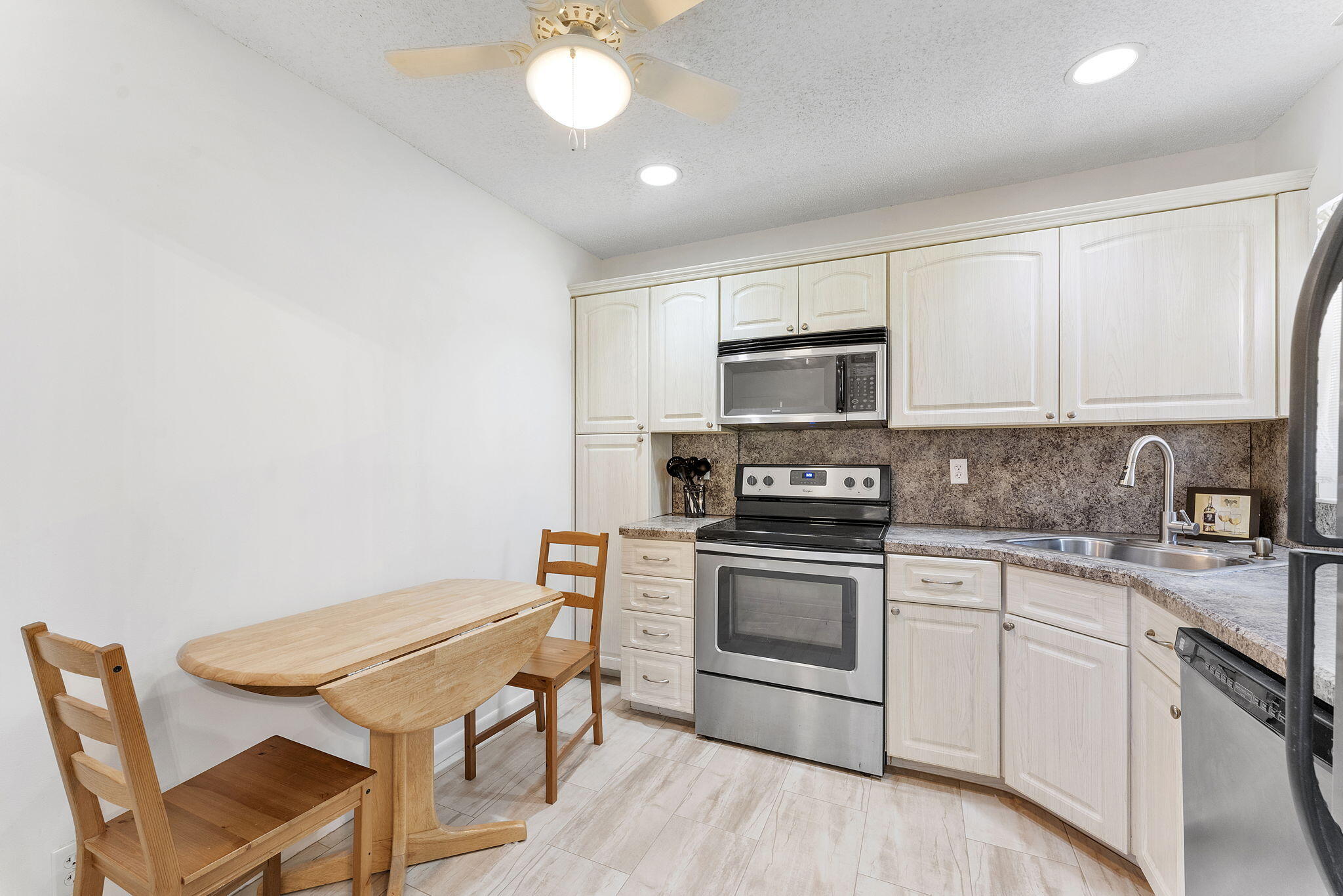 3993 Carambola Circle N 2998