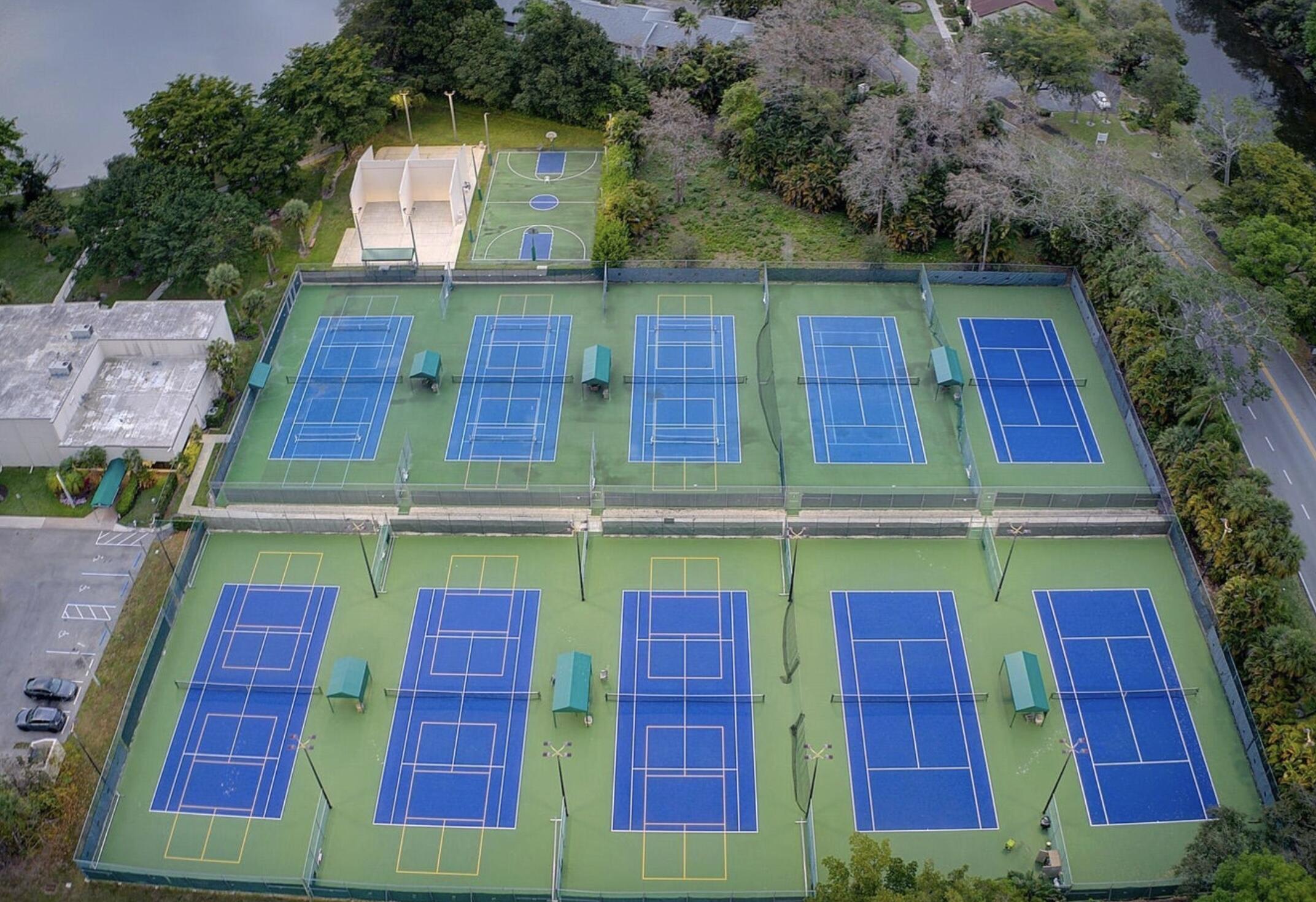 3993 Carambola Circle N 2998