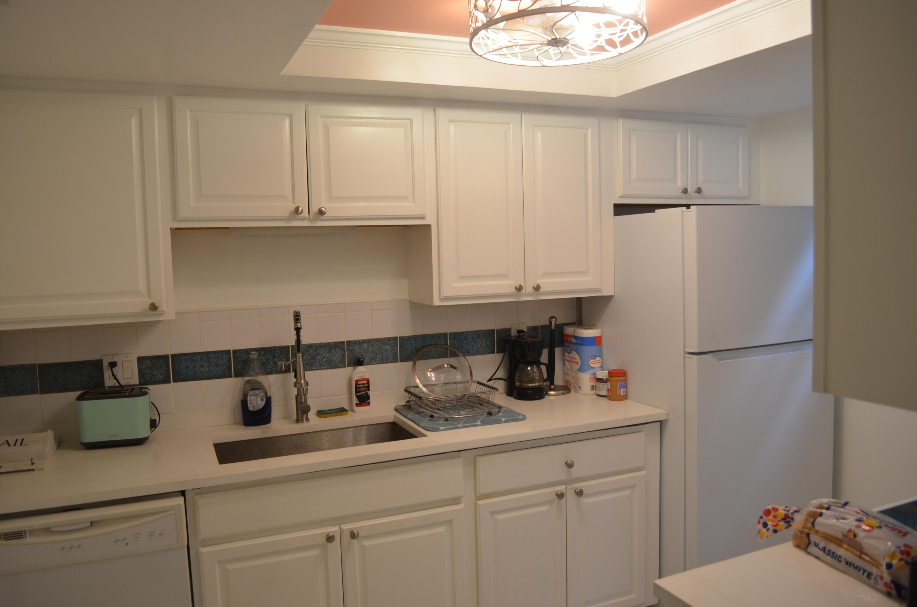 658 NE 6th Court E E