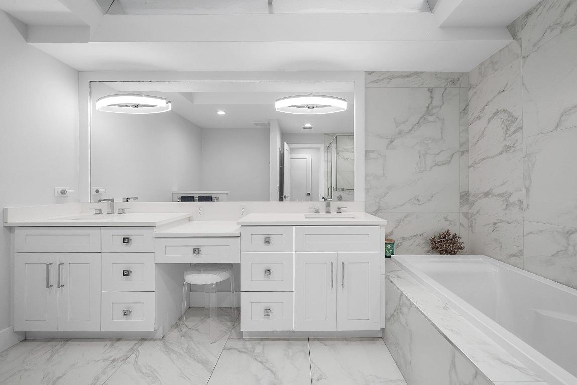 24 Oaks Lane, Boynton Beach