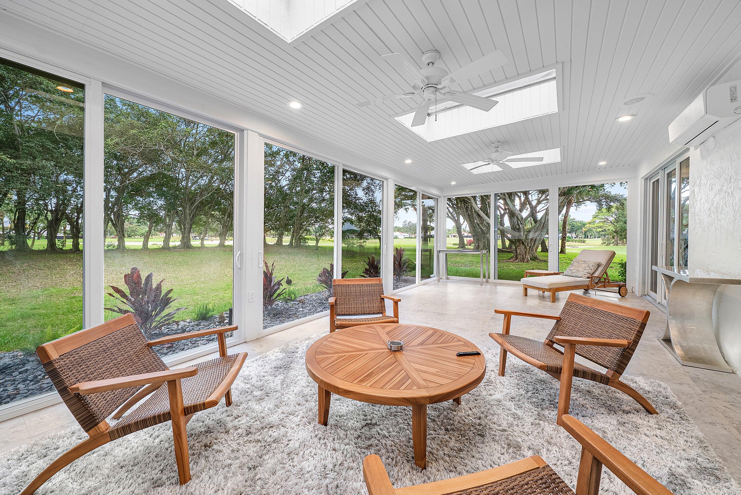 24 Oaks Lane, Boynton Beach