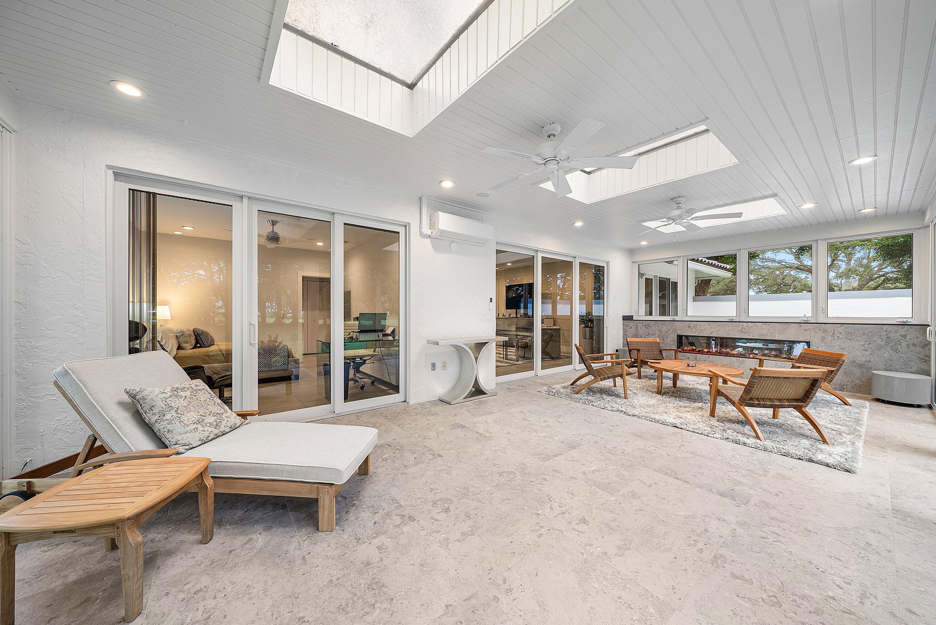 24 Oaks Lane, Boynton Beach