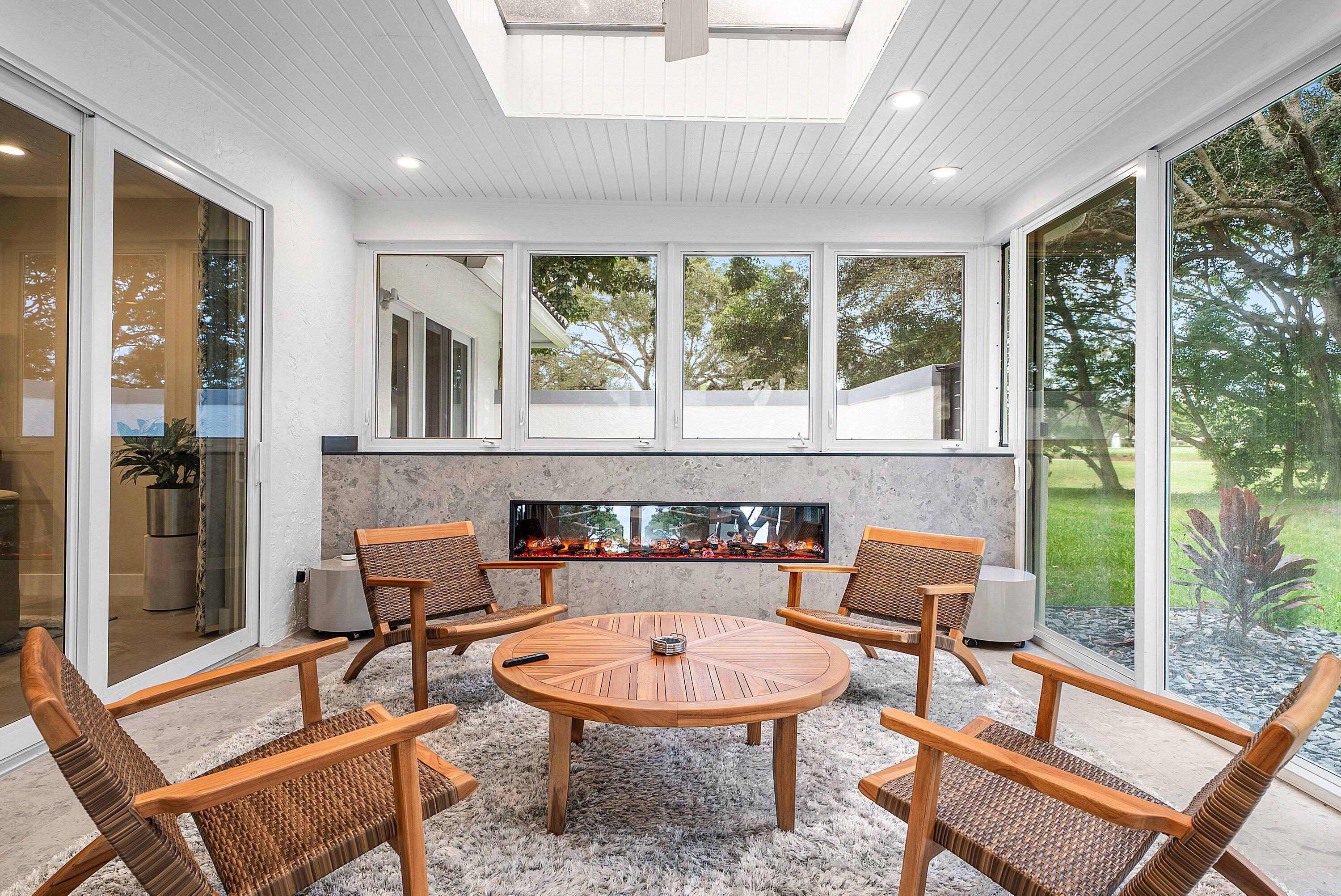 24 Oaks Lane, Boynton Beach