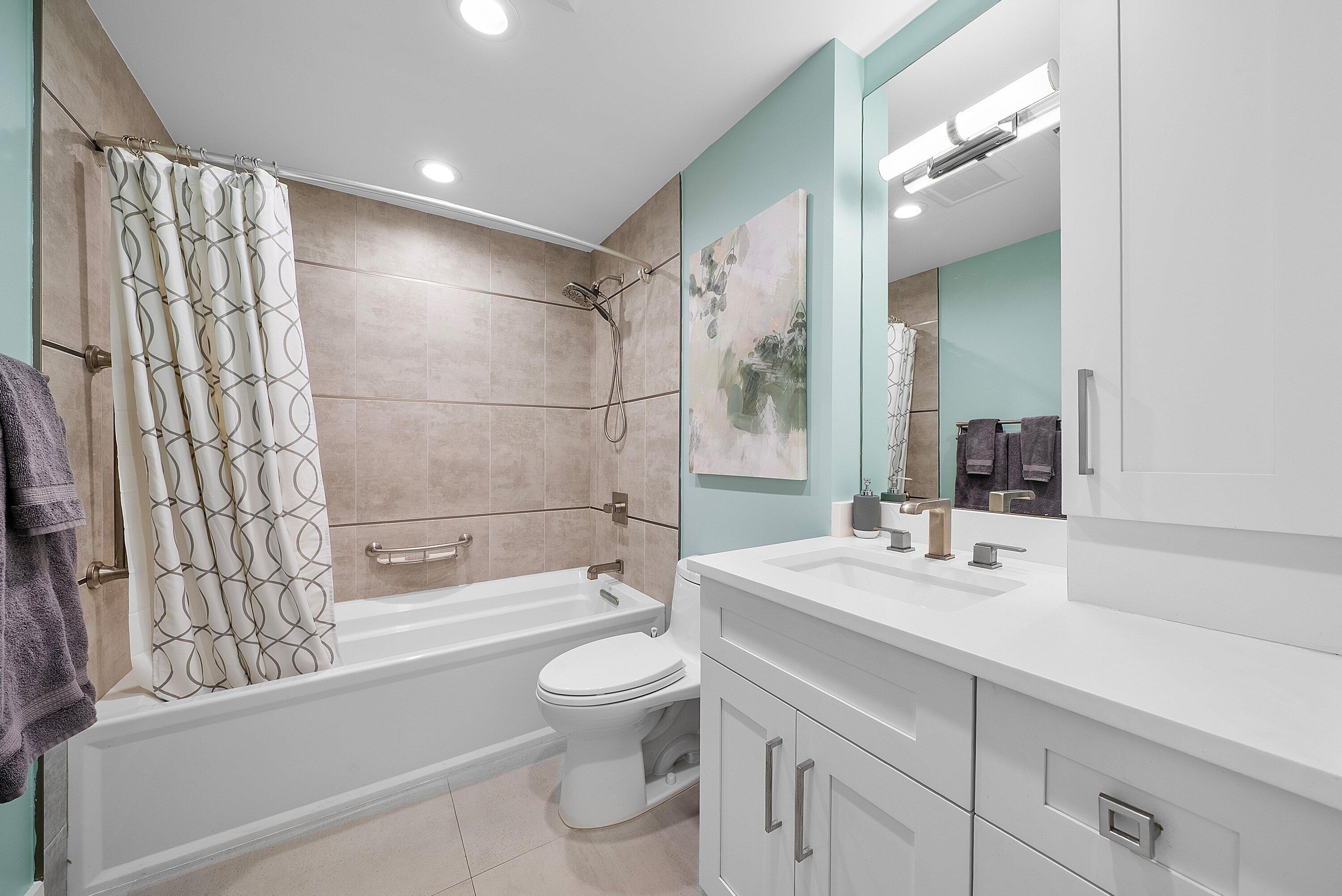 24 Oaks Lane, Boynton Beach