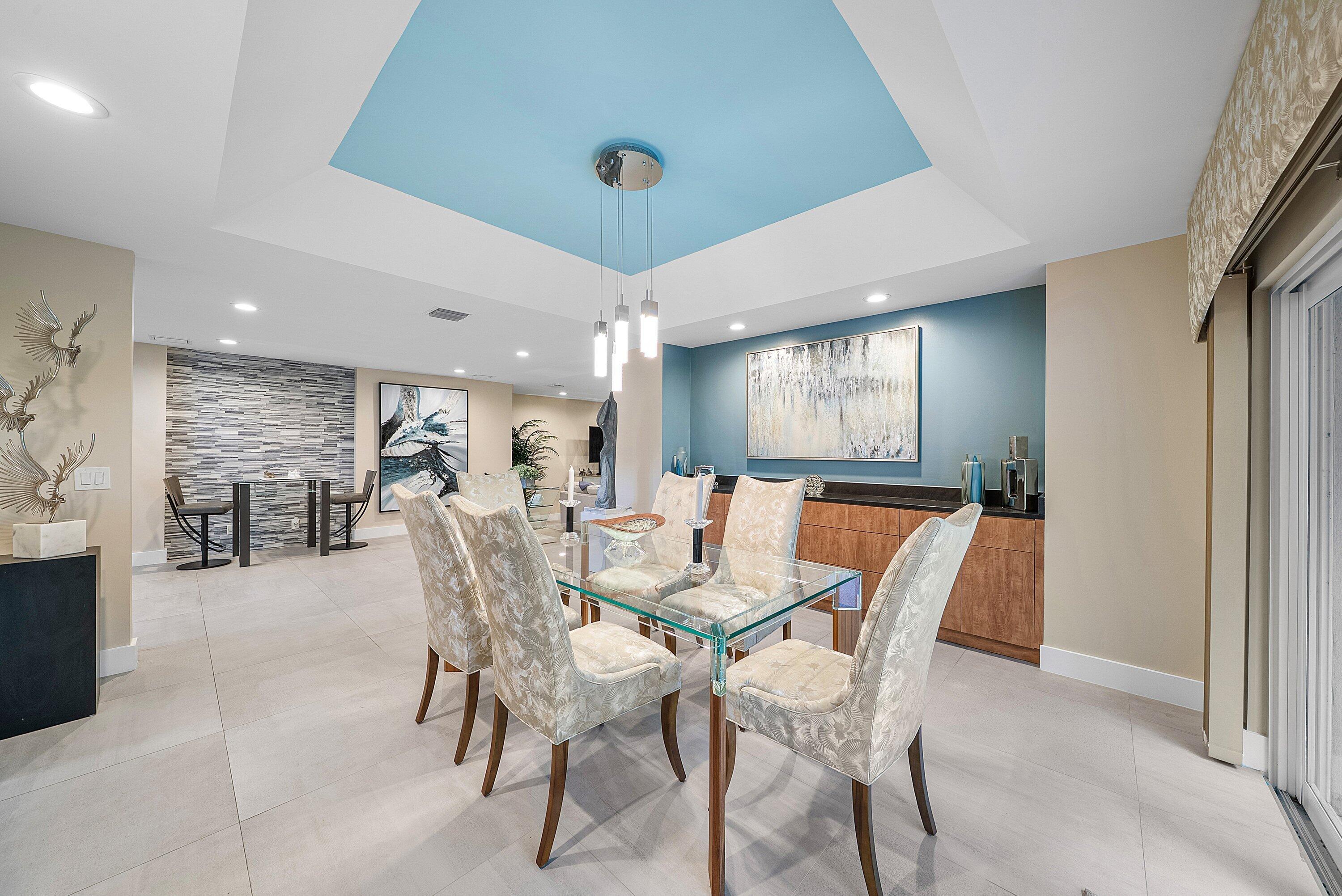 24 Oaks Lane, Boynton Beach