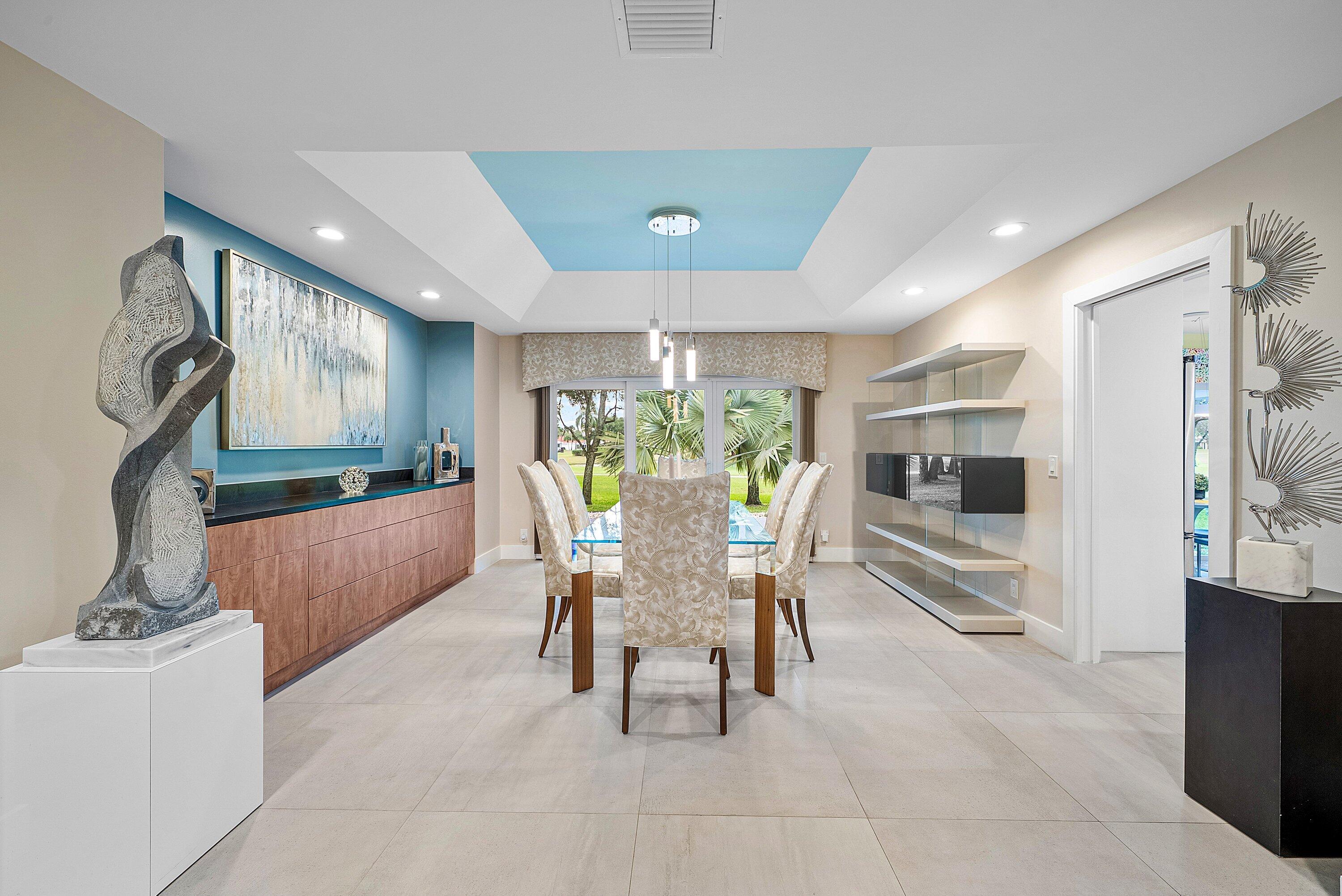 24 Oaks Lane, Boynton Beach