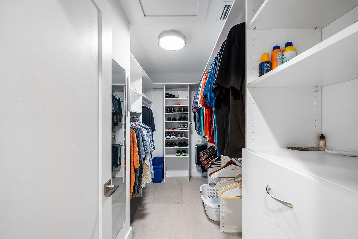 24 Oaks Lane, Boynton Beach