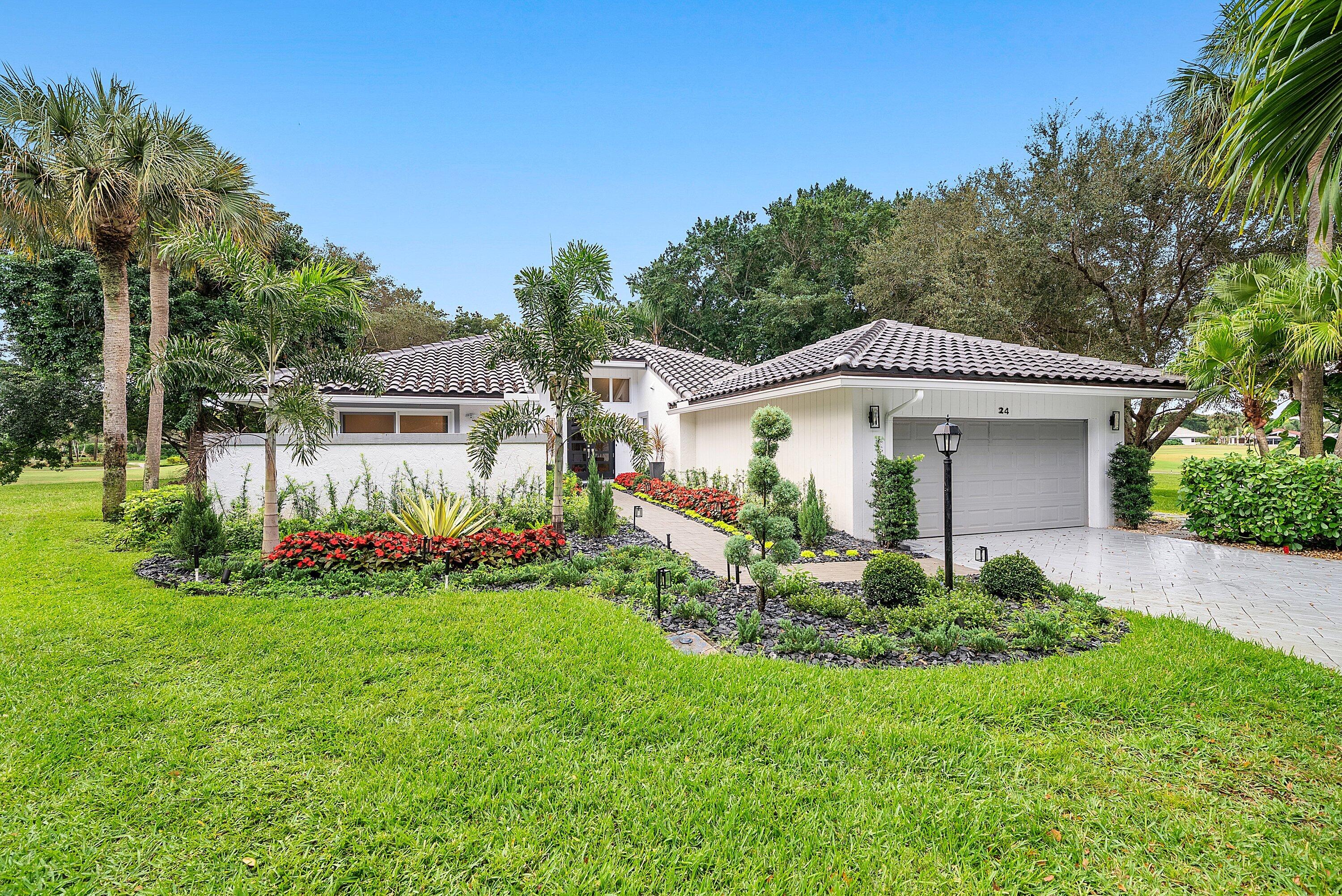 24 Oaks Lane, Boynton Beach