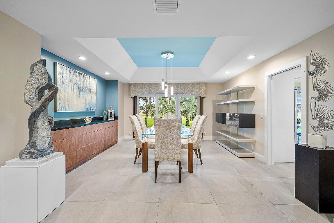 24 Oaks Lane, Boynton Beach