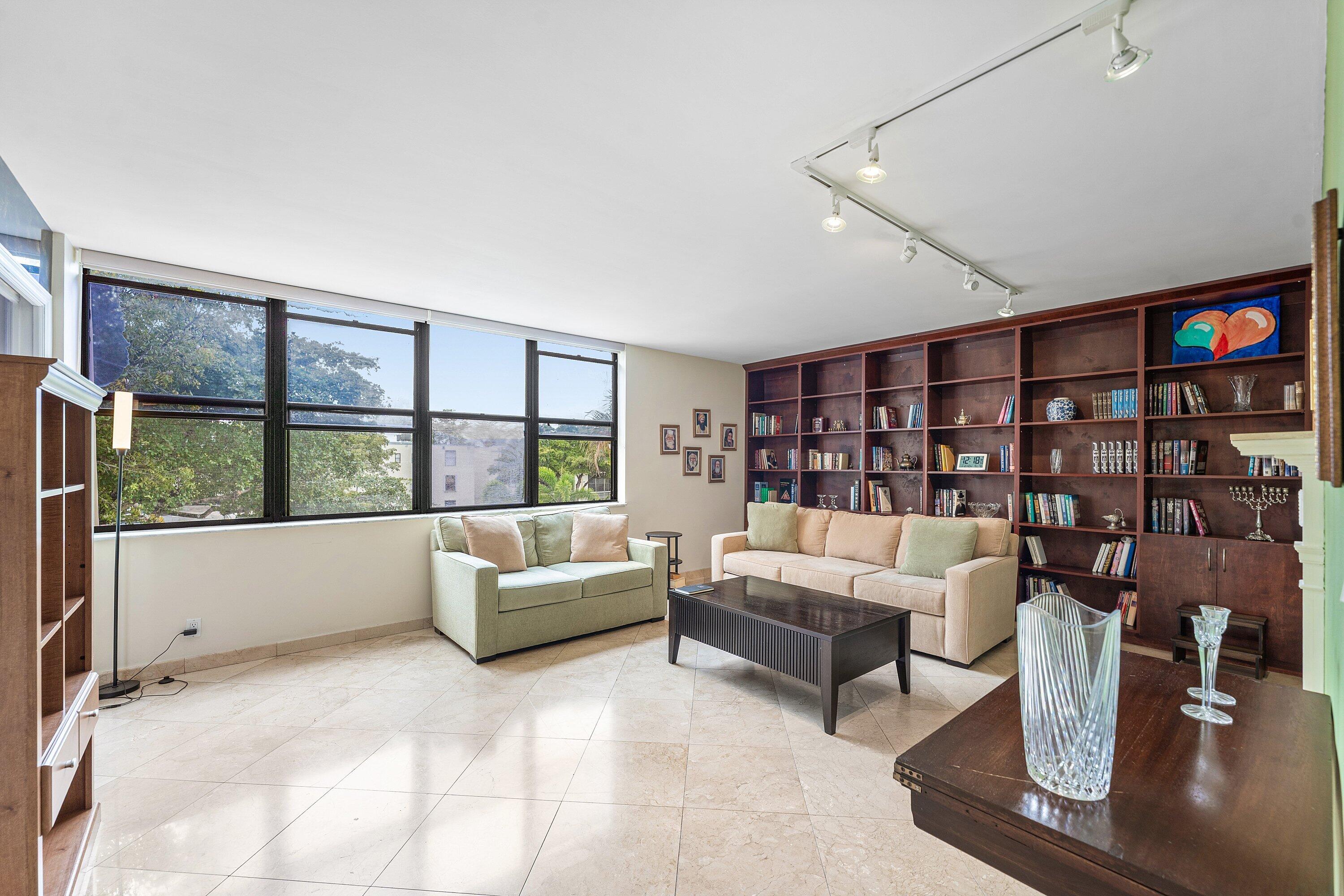 20200 W Country Club Drive Ph-20, Aventura Unit: Ph-20