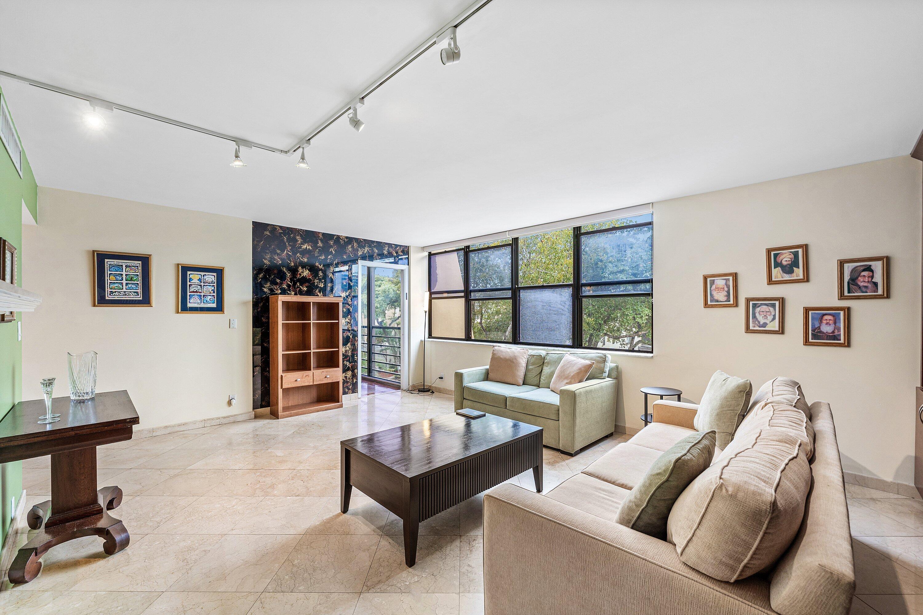 20200 W Country Club Drive Ph-20, Aventura Unit: Ph-20