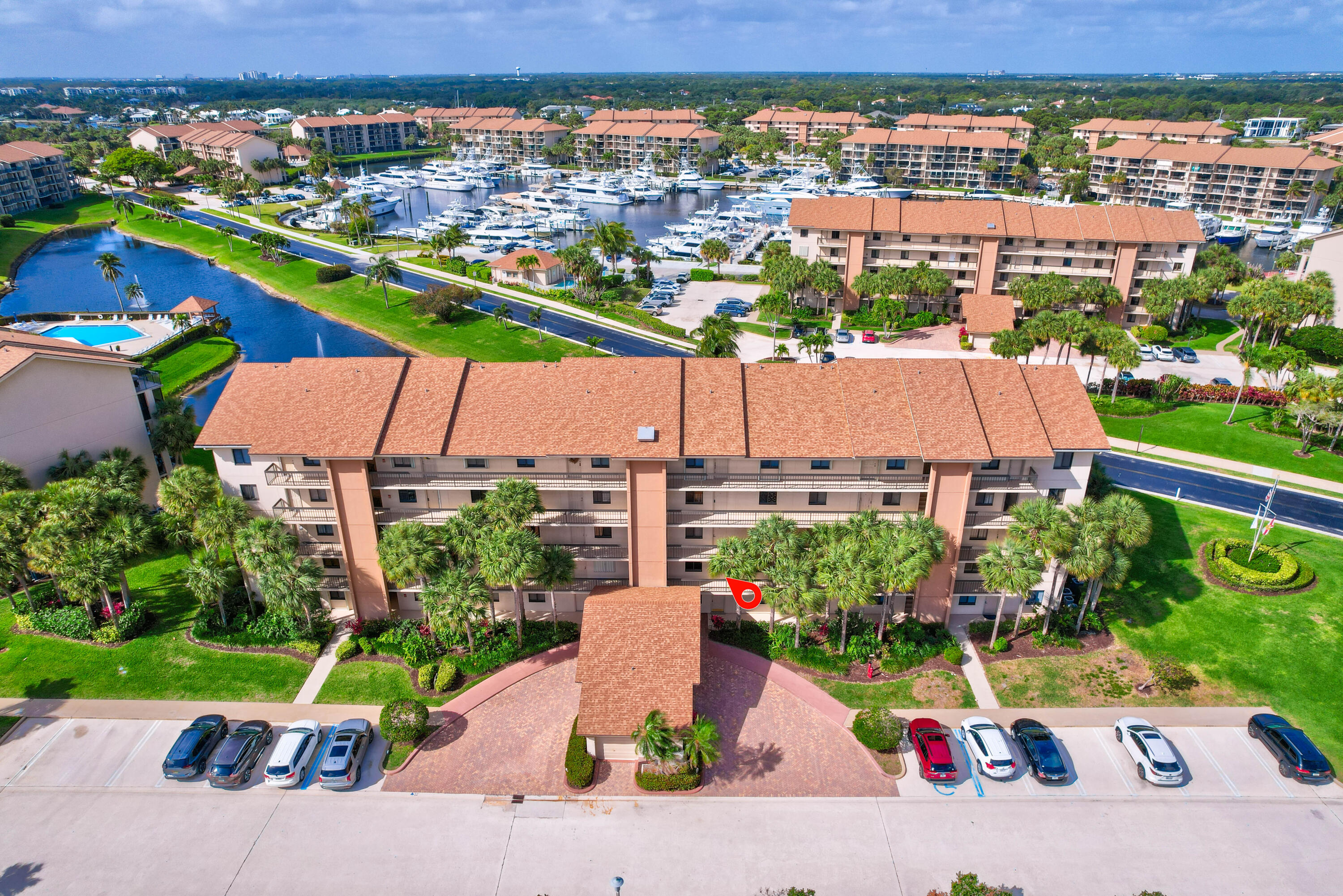 501 Seafarer Circle 204