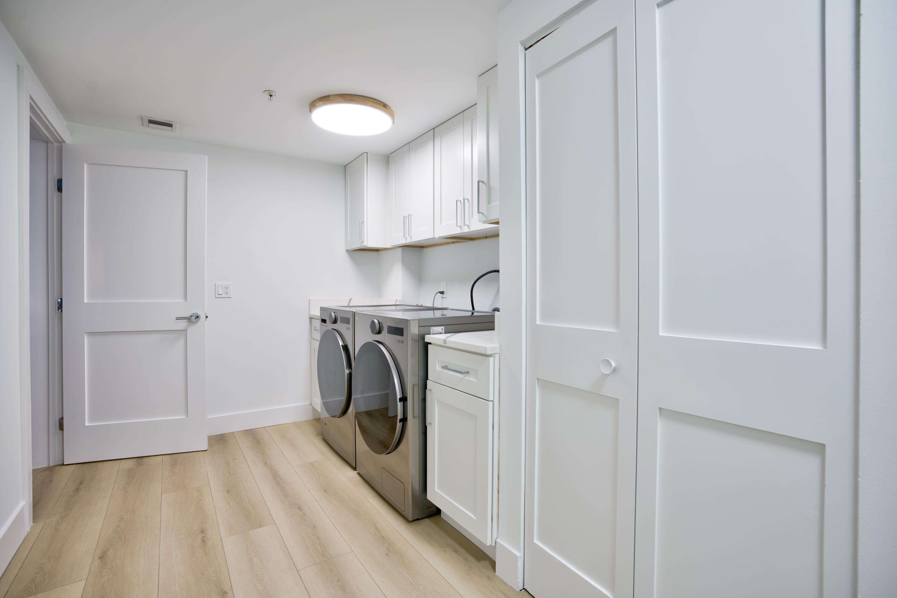 501 Seafarer Circle 204