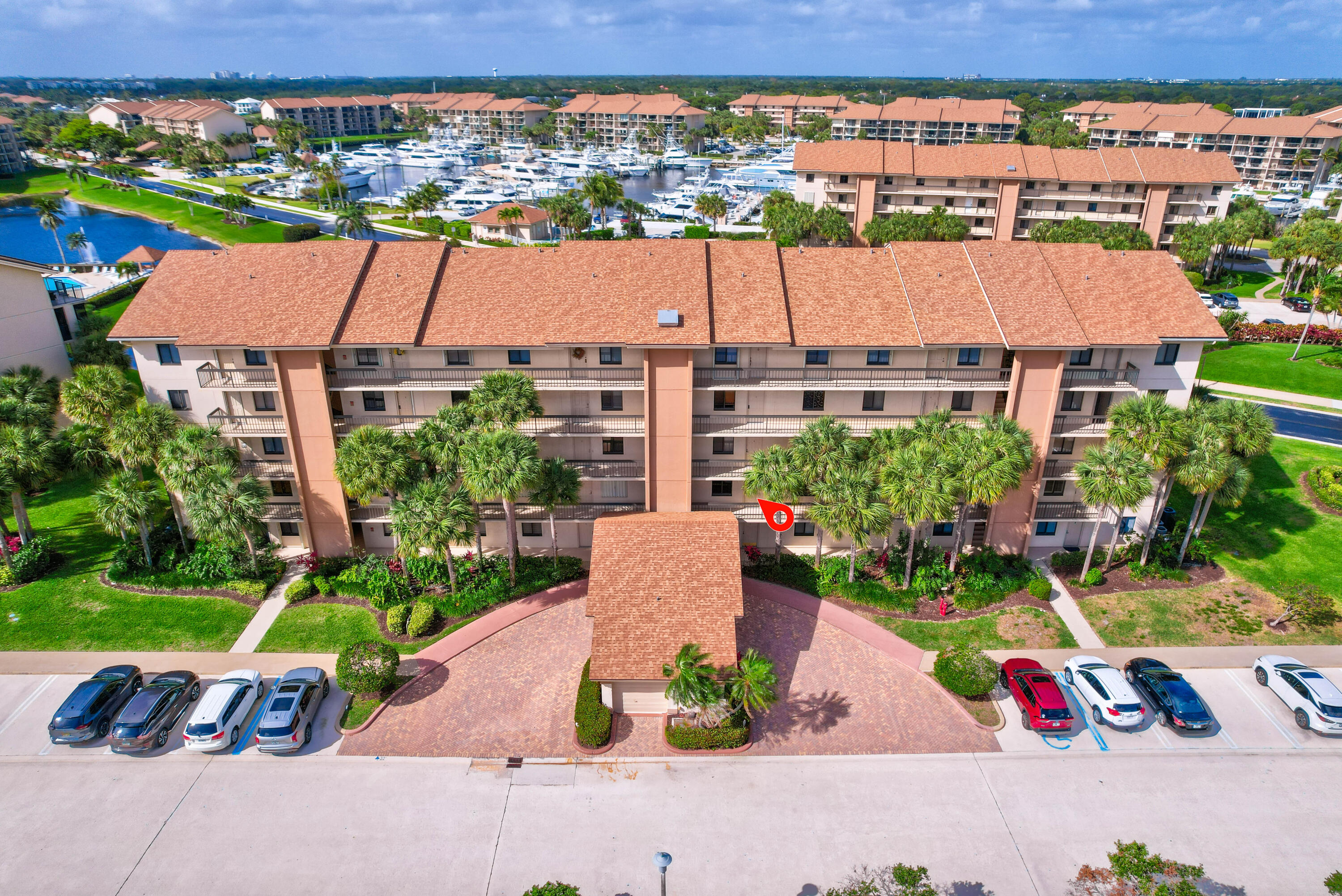 501 Seafarer Circle 204