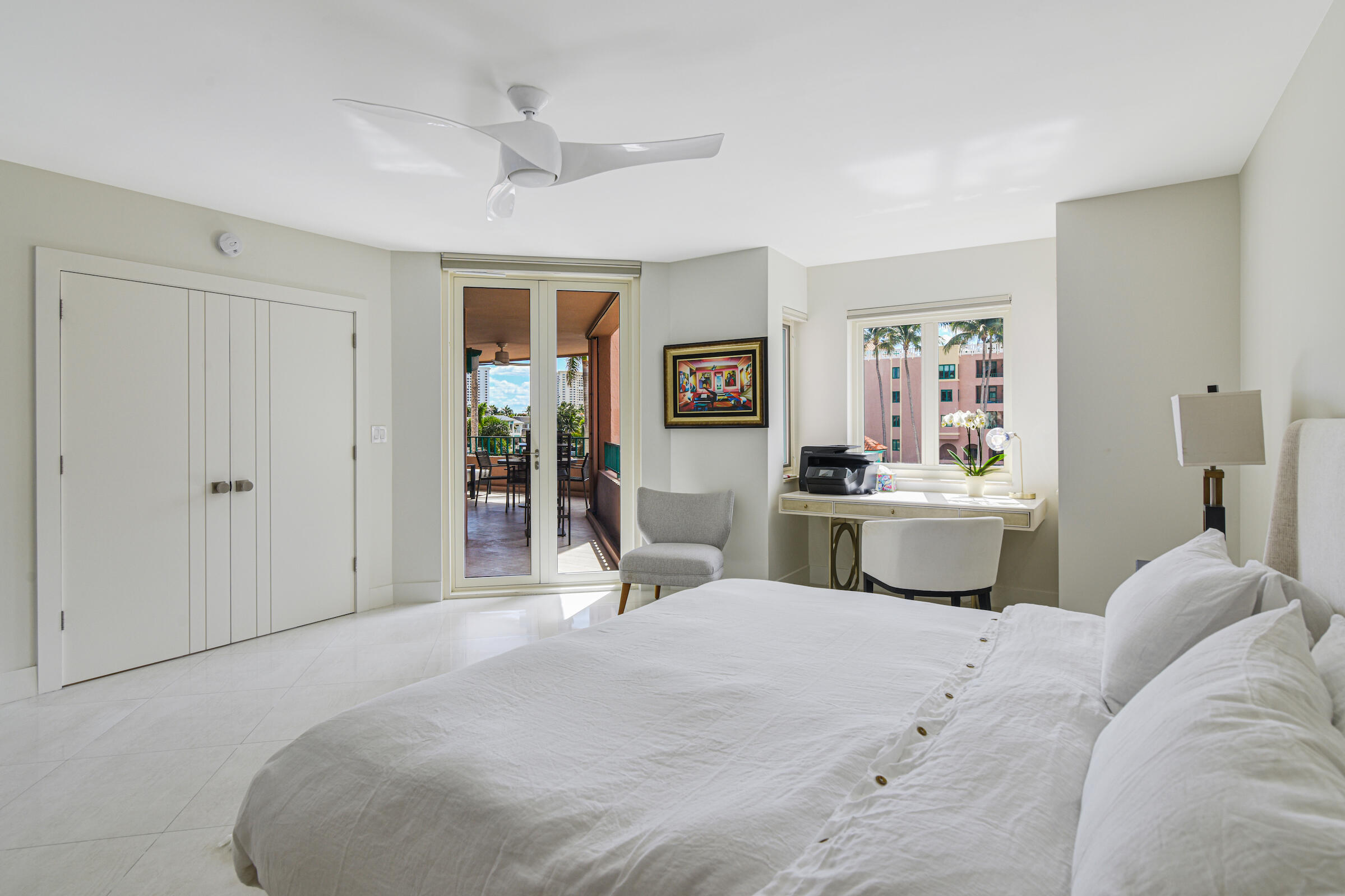 100 SE 5th Avenue 305