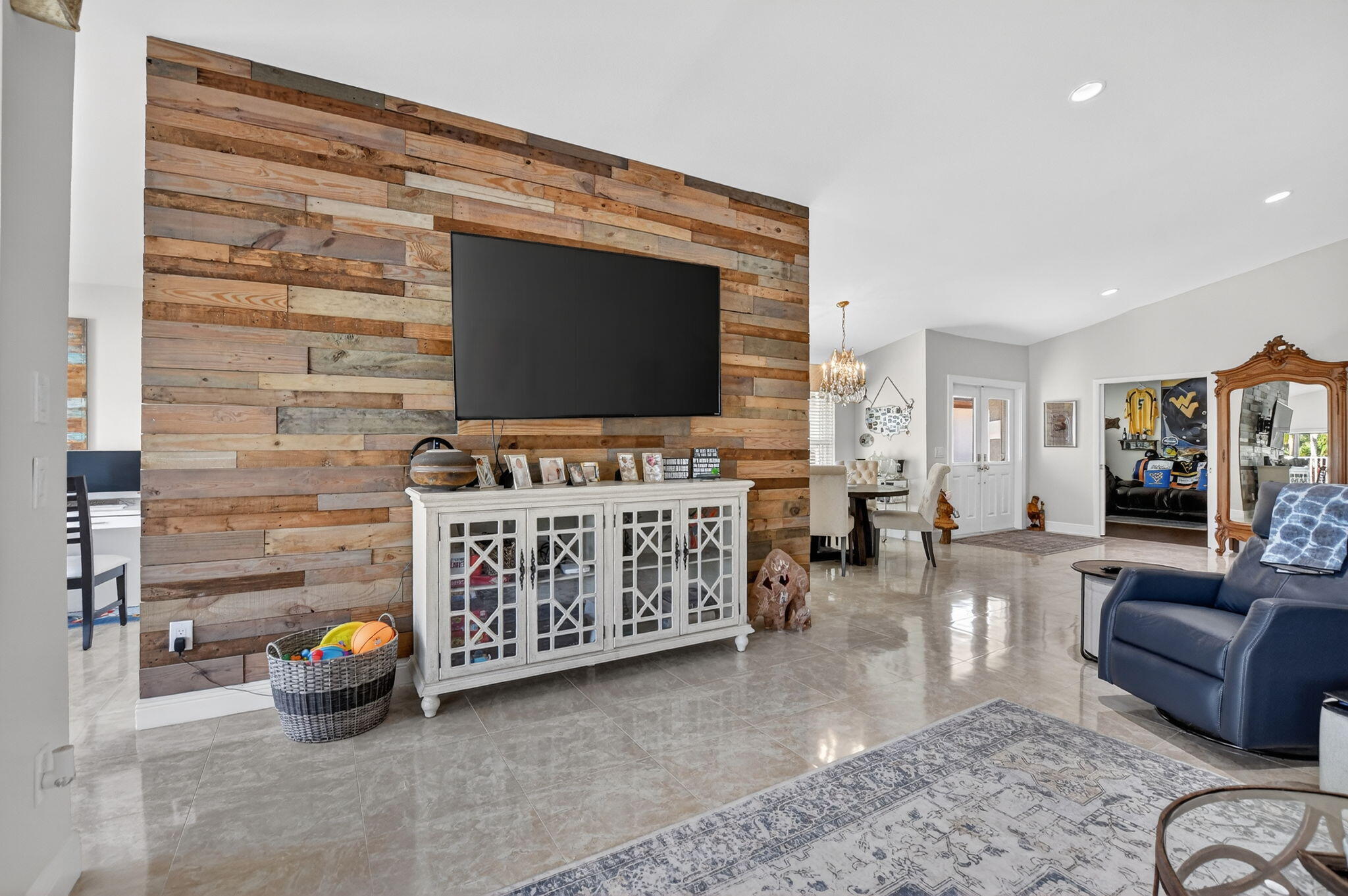 11270 Clover Leaf Circle