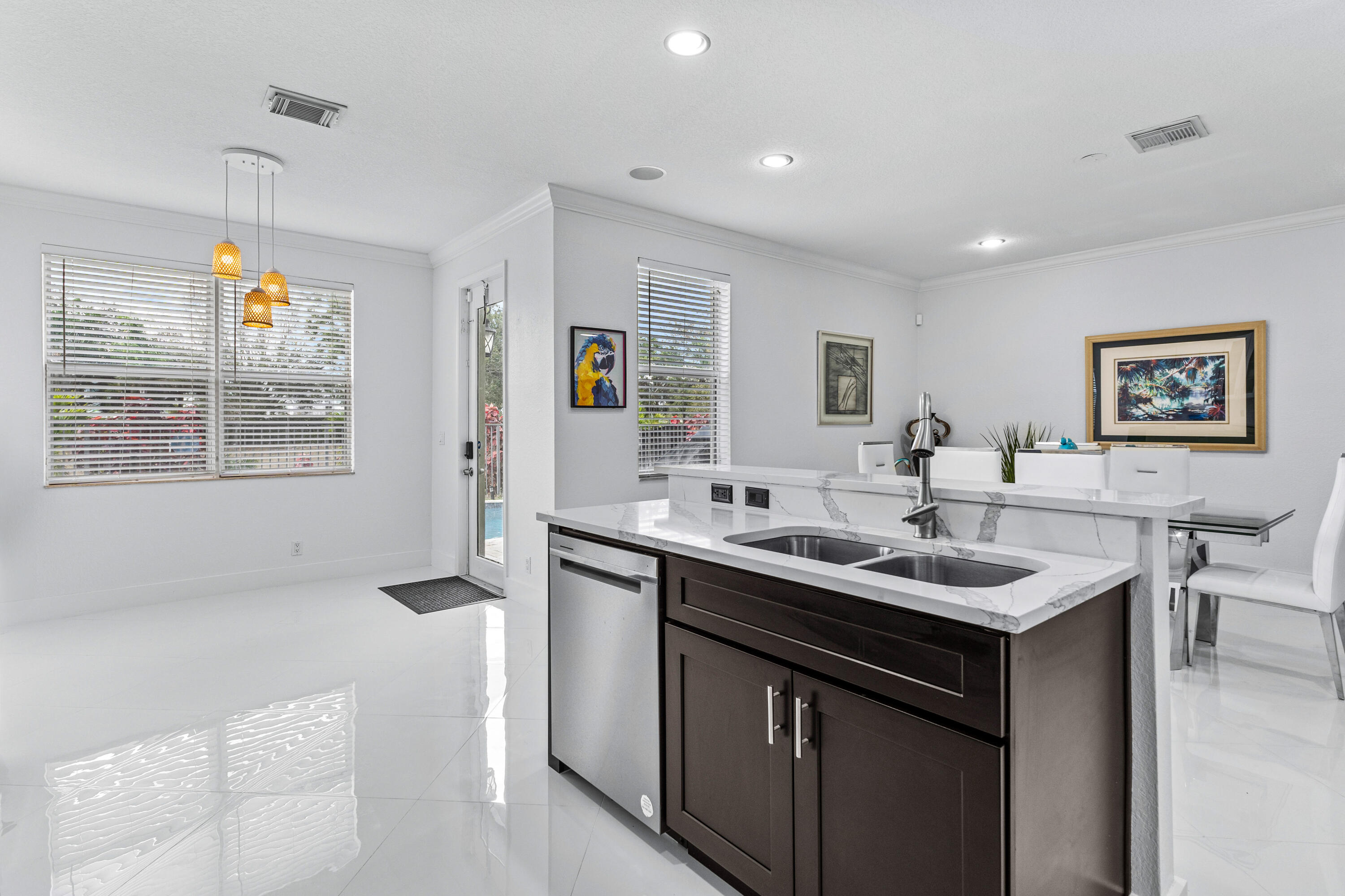 853 Gazetta Way