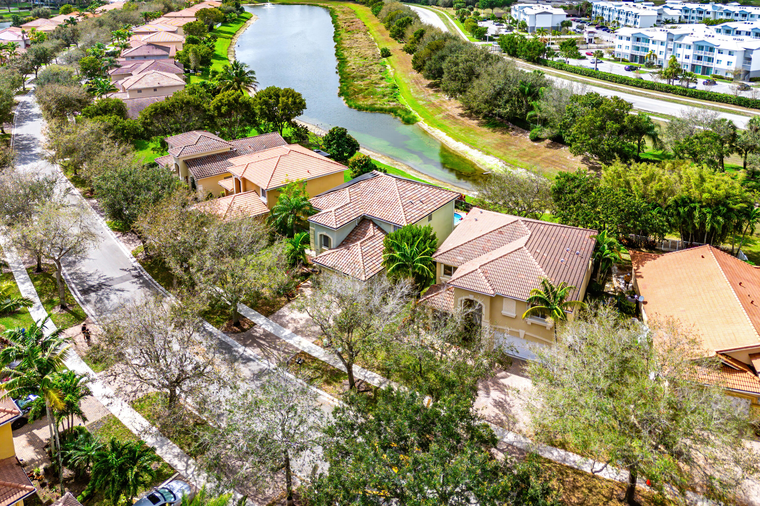 853 Gazetta Way