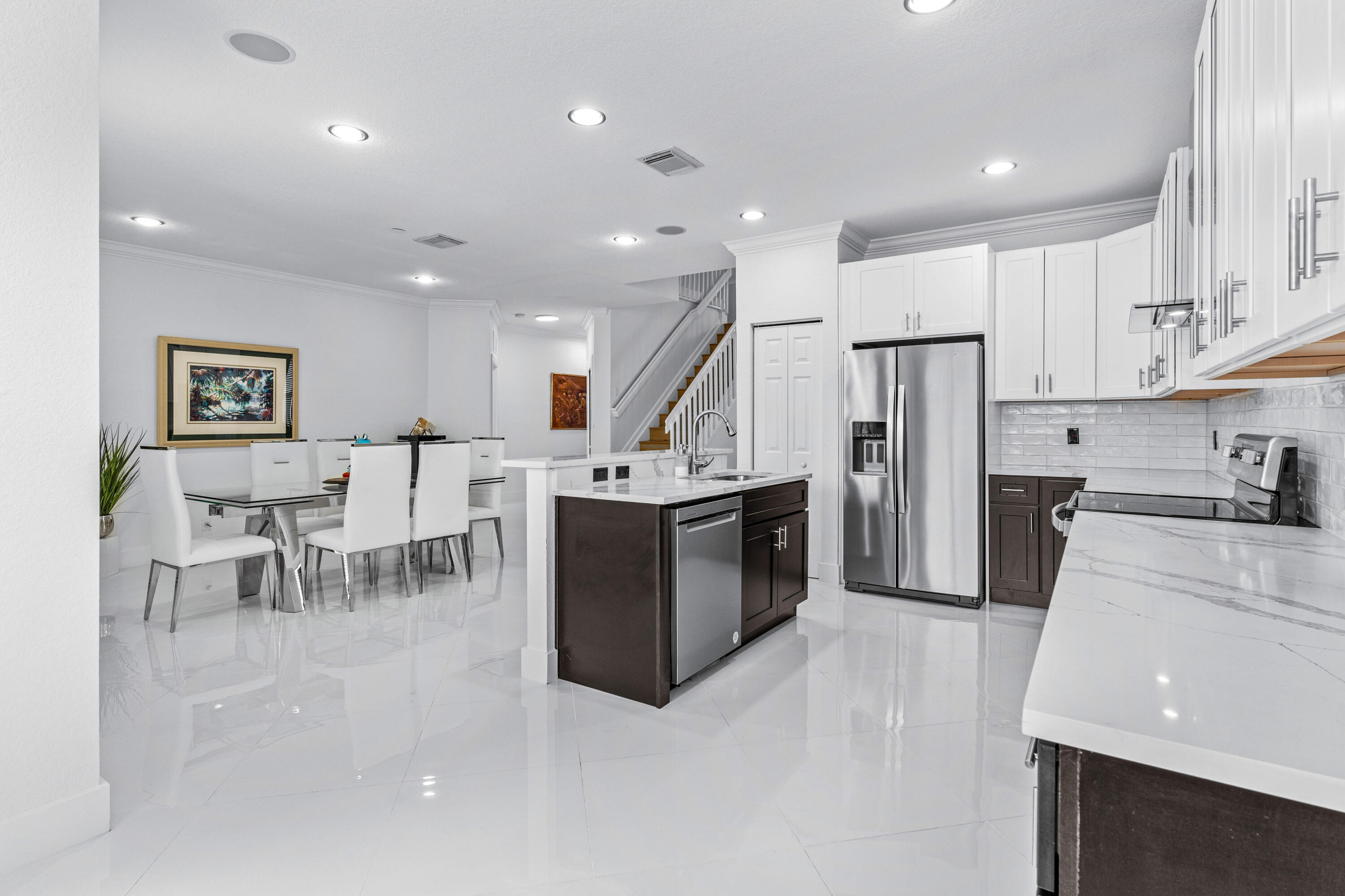 853 Gazetta Way